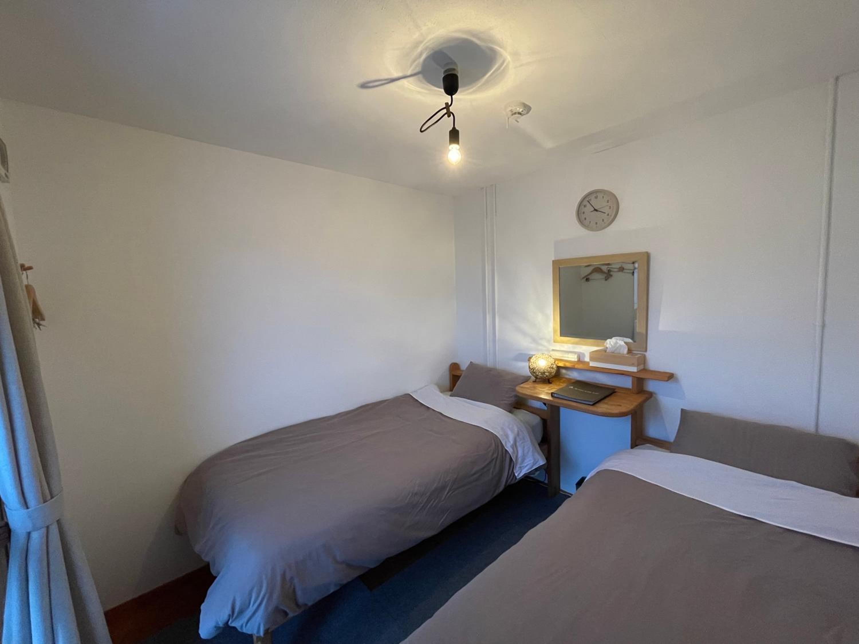 Twin Room - Photo 1