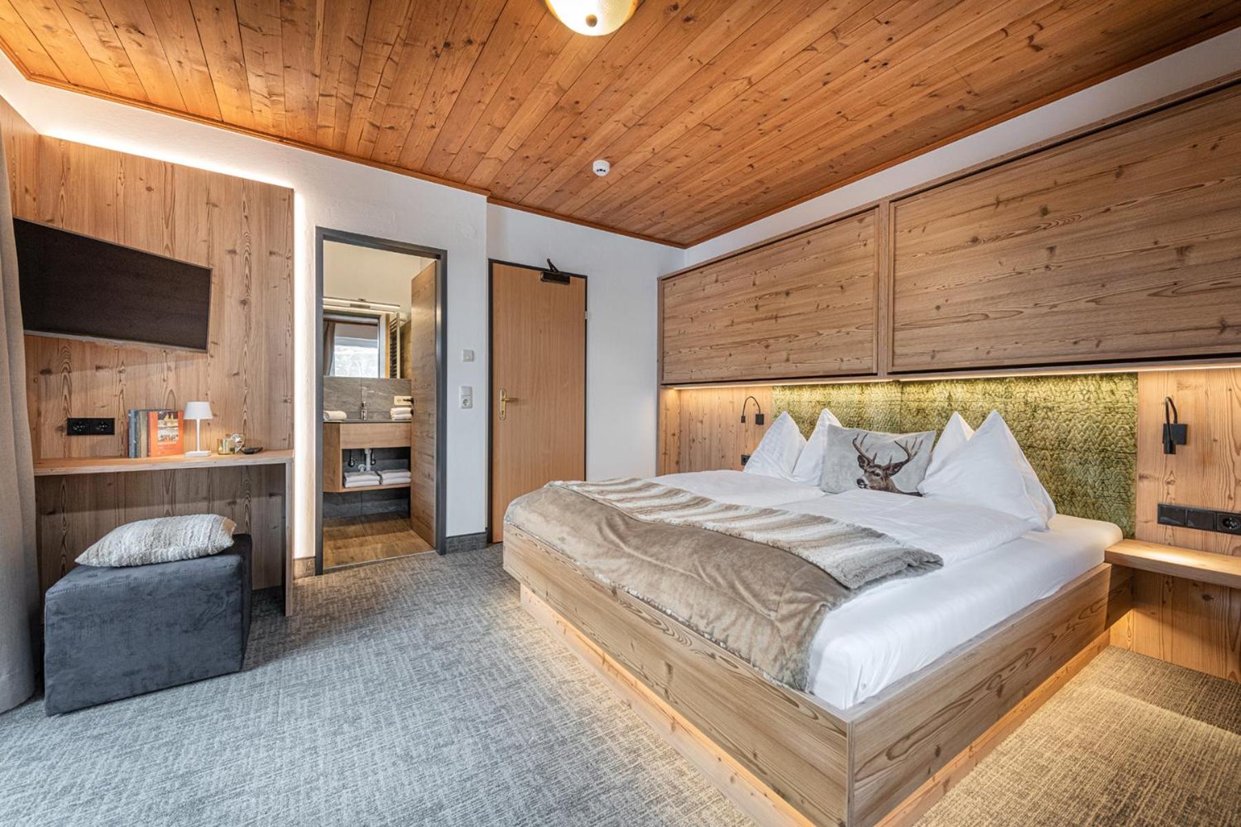 Deluxe Quadruple Room - Photo 2