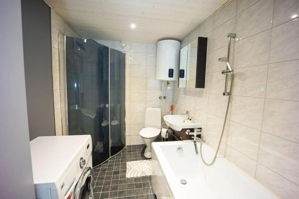 Two-Bedroom Apartment - Photo 2