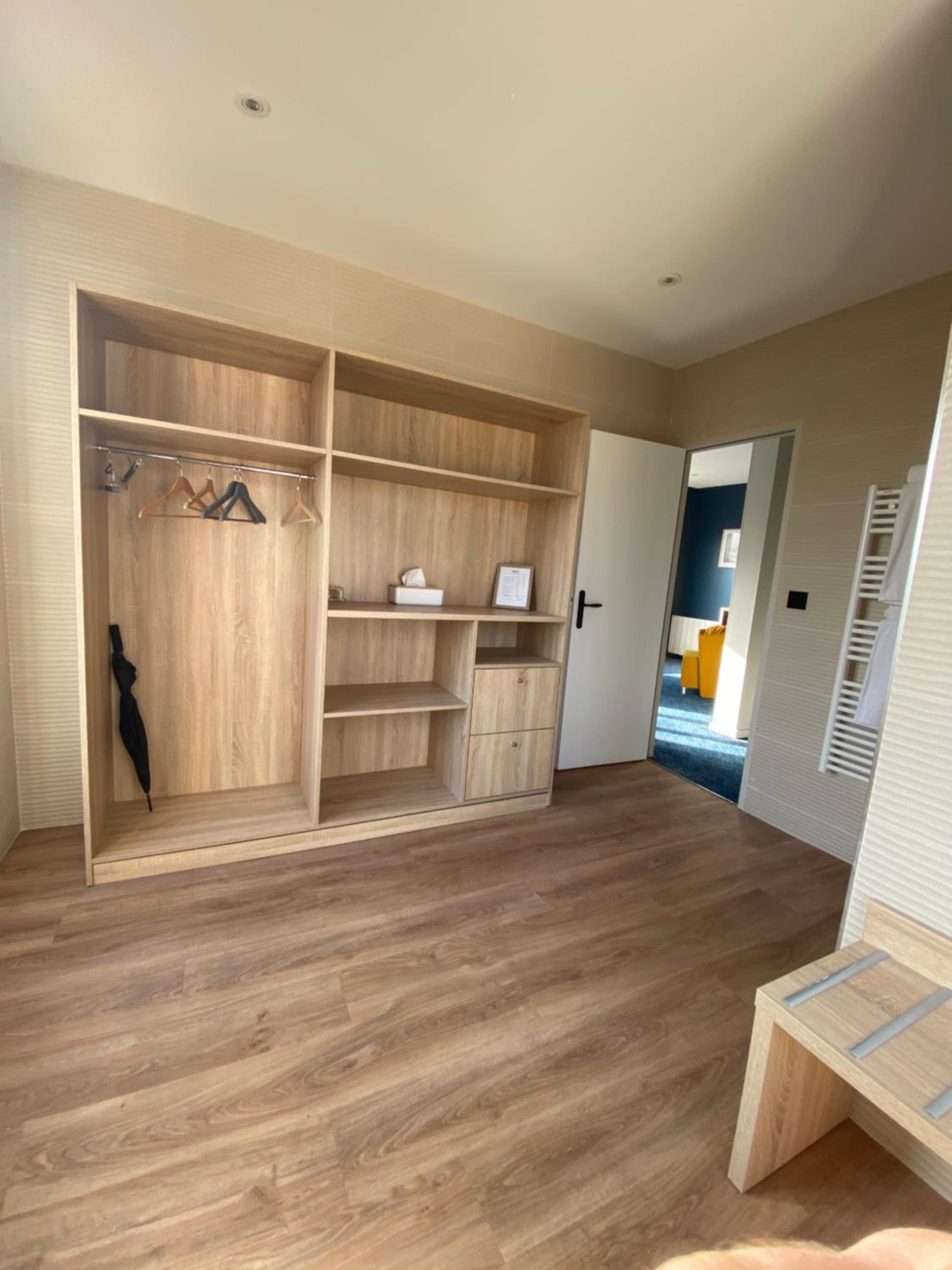 Superior Suite - Photo 7