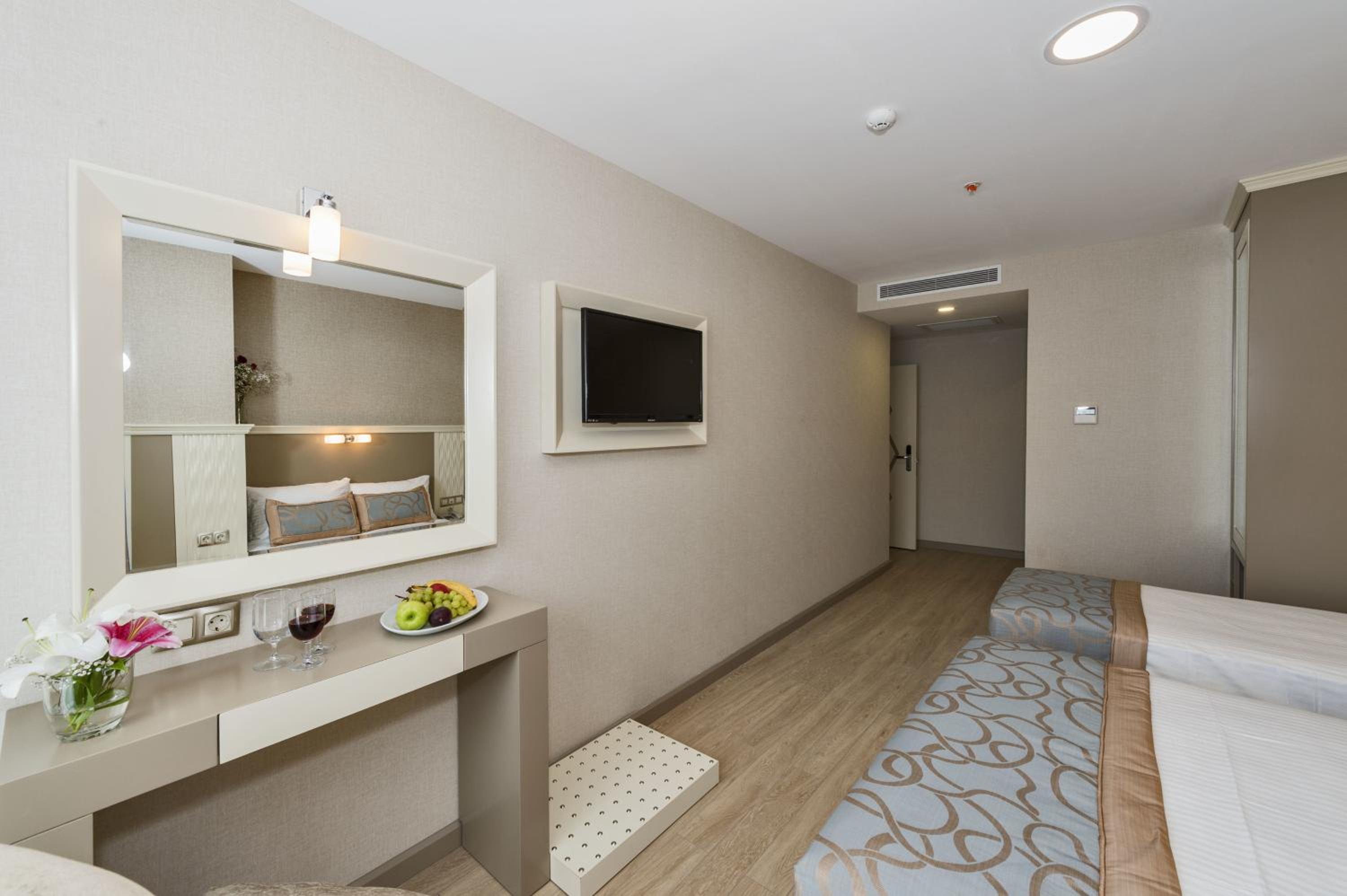 Standard Triple Room photo 2