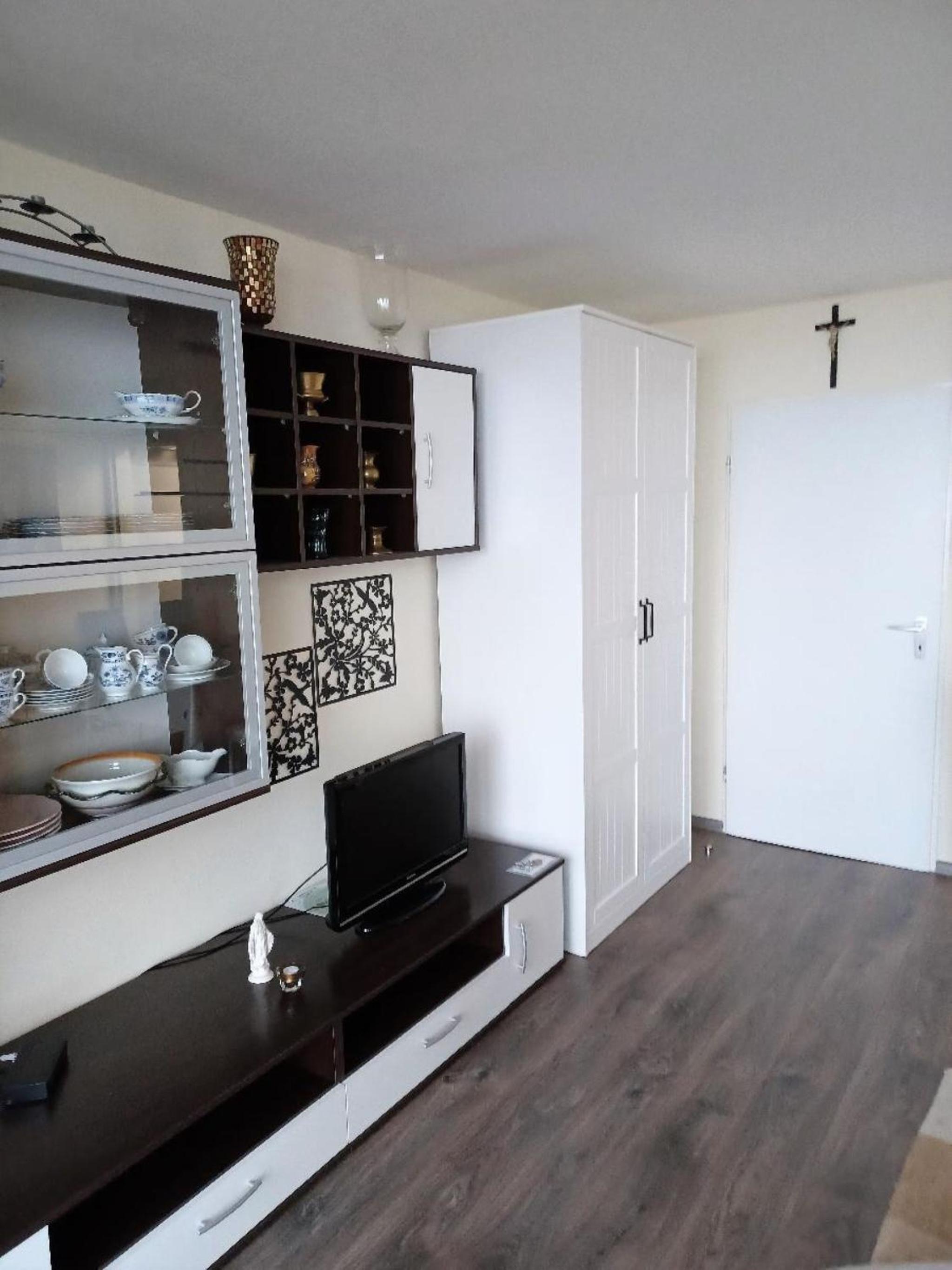 Apartment photo 2