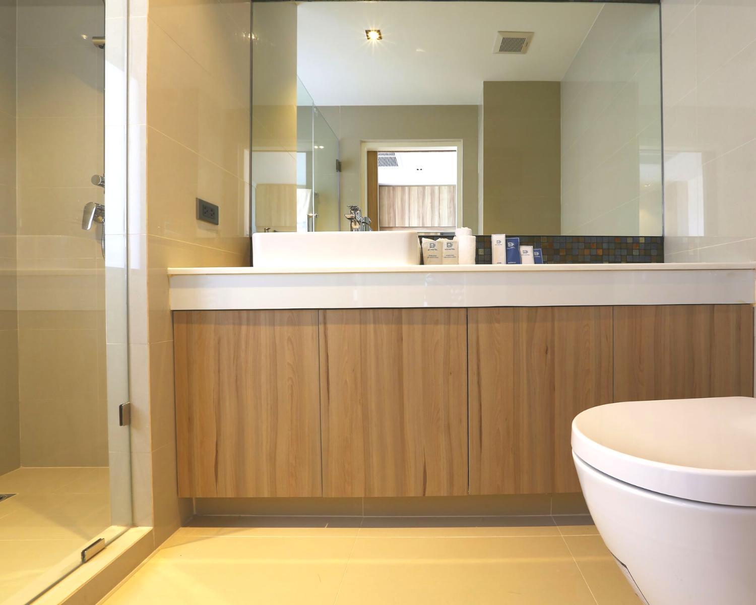 Deluxe Double Suite Room - Photo 8