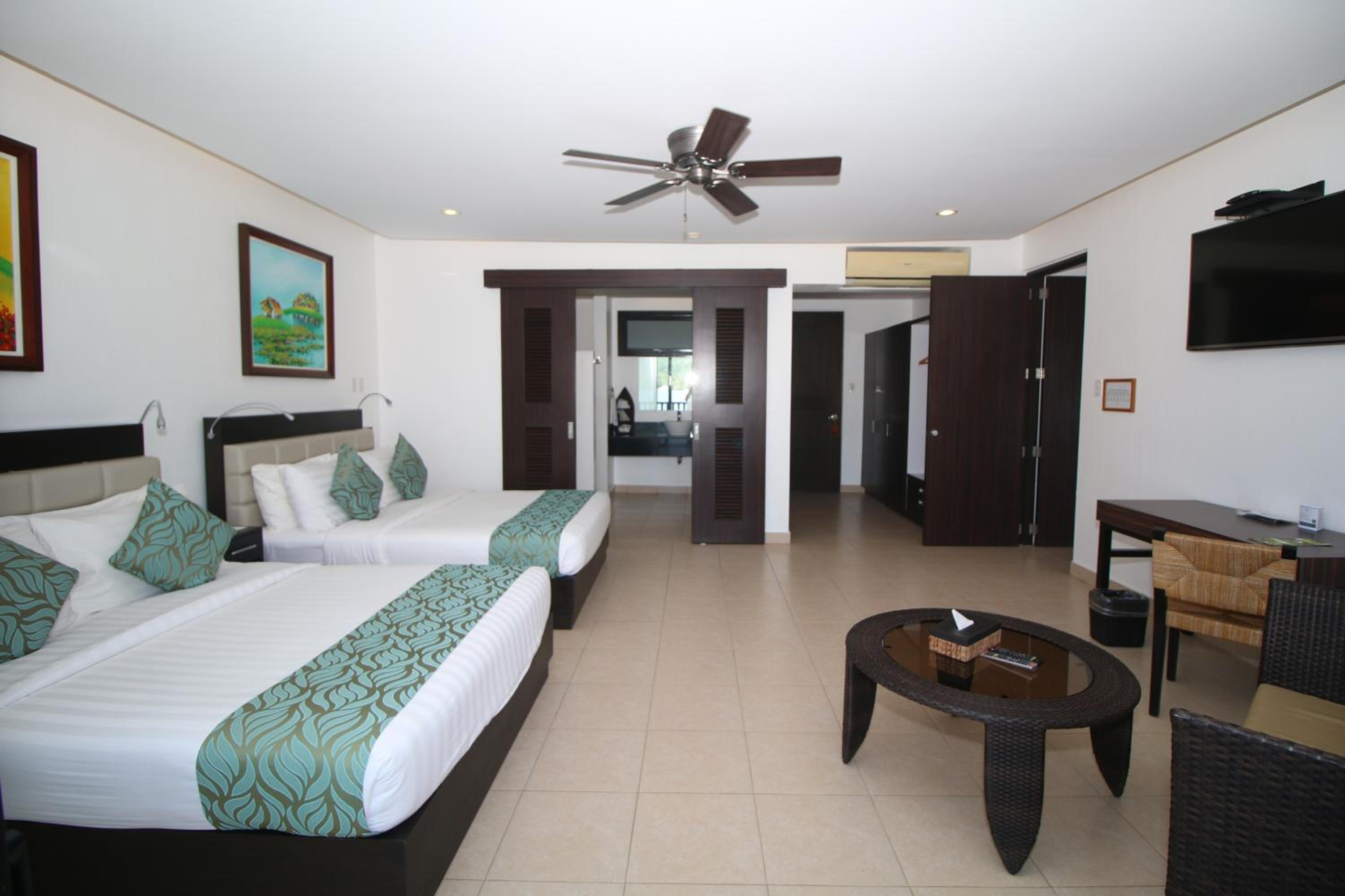 Waterfront Twin Room  photo 3