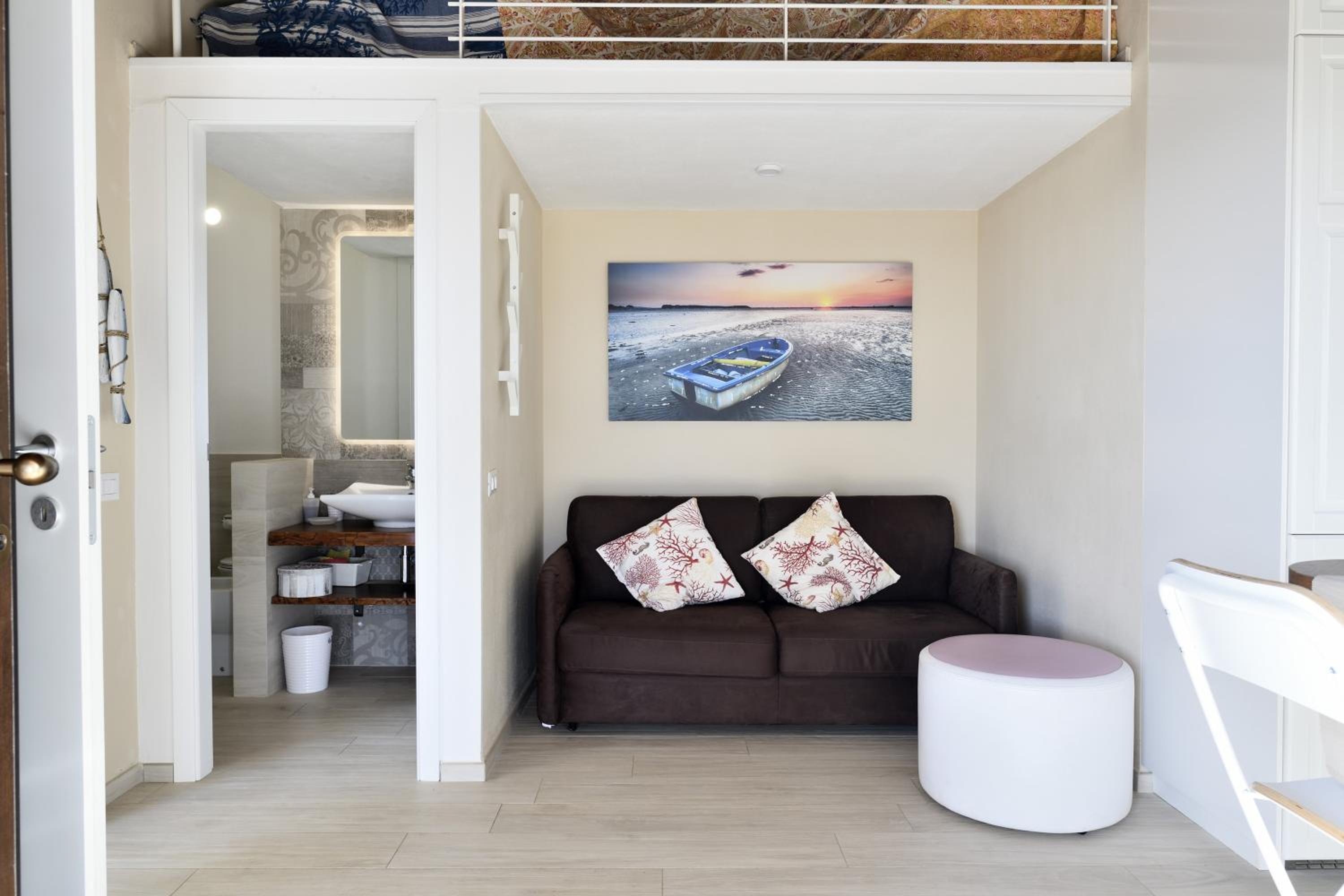 One-Bedroom House photo 1