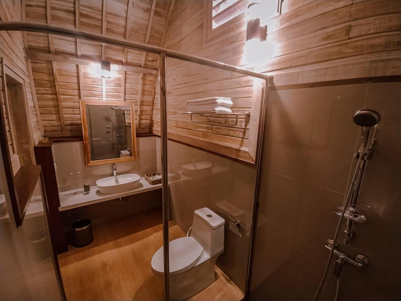 Deluxe Room (2 Adults + 1 Child) photo 3