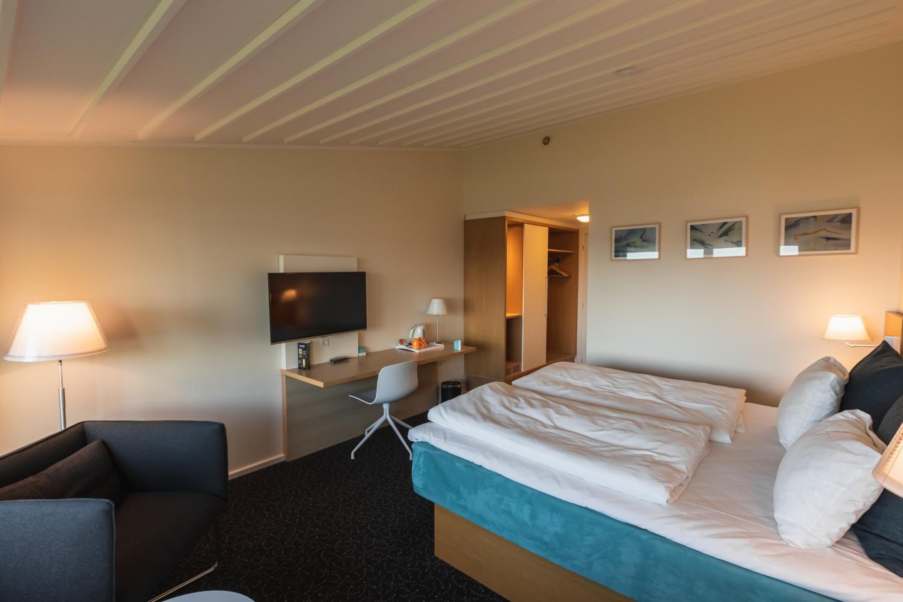 Standard King Room - Photo 3