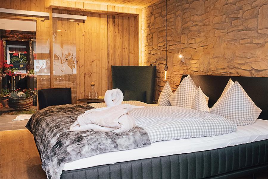 Double Room with Balcony - Photo 1