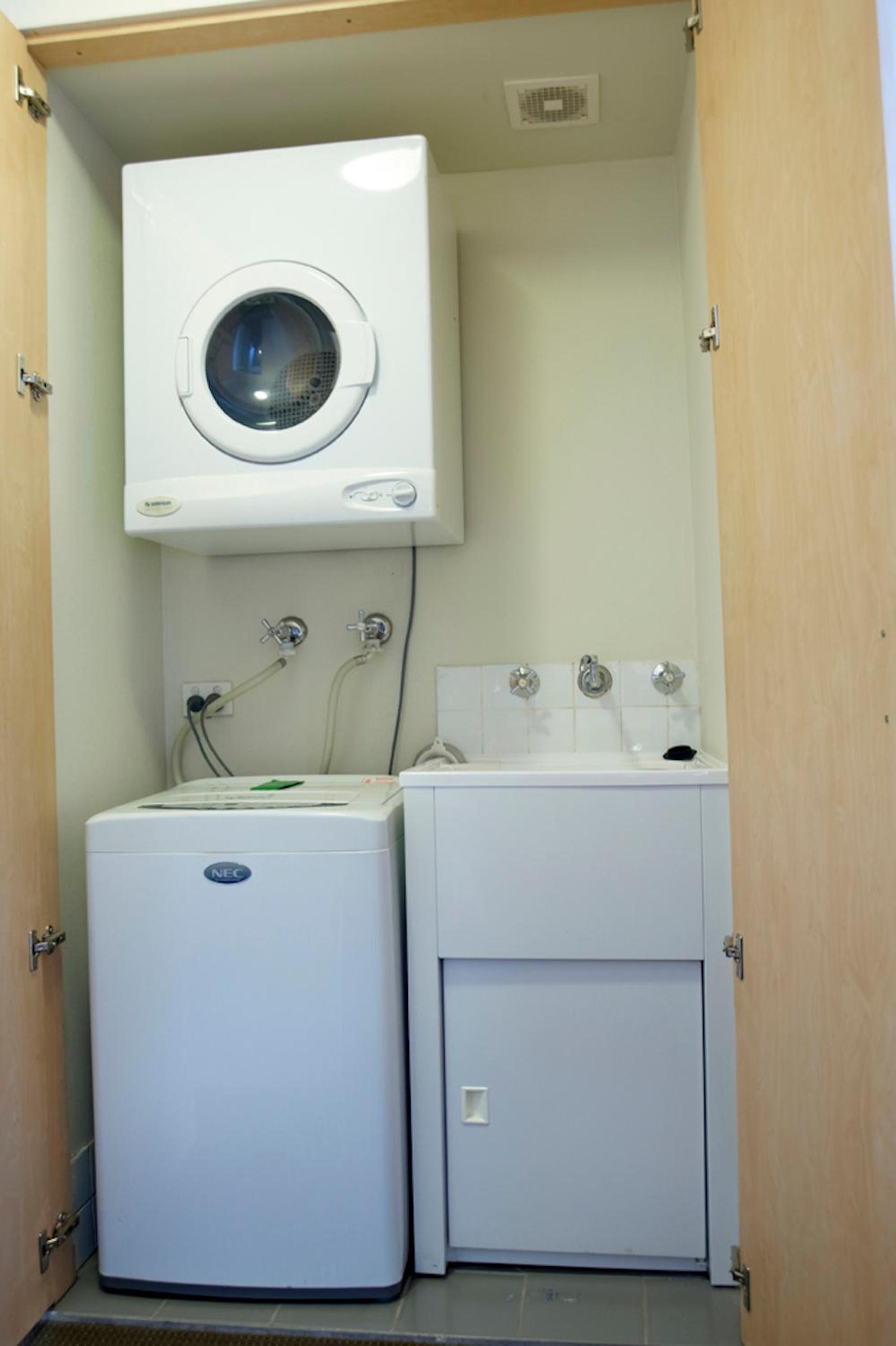 Standard Two-Bedroom Apartment (Limited Housekeeping) photo 3