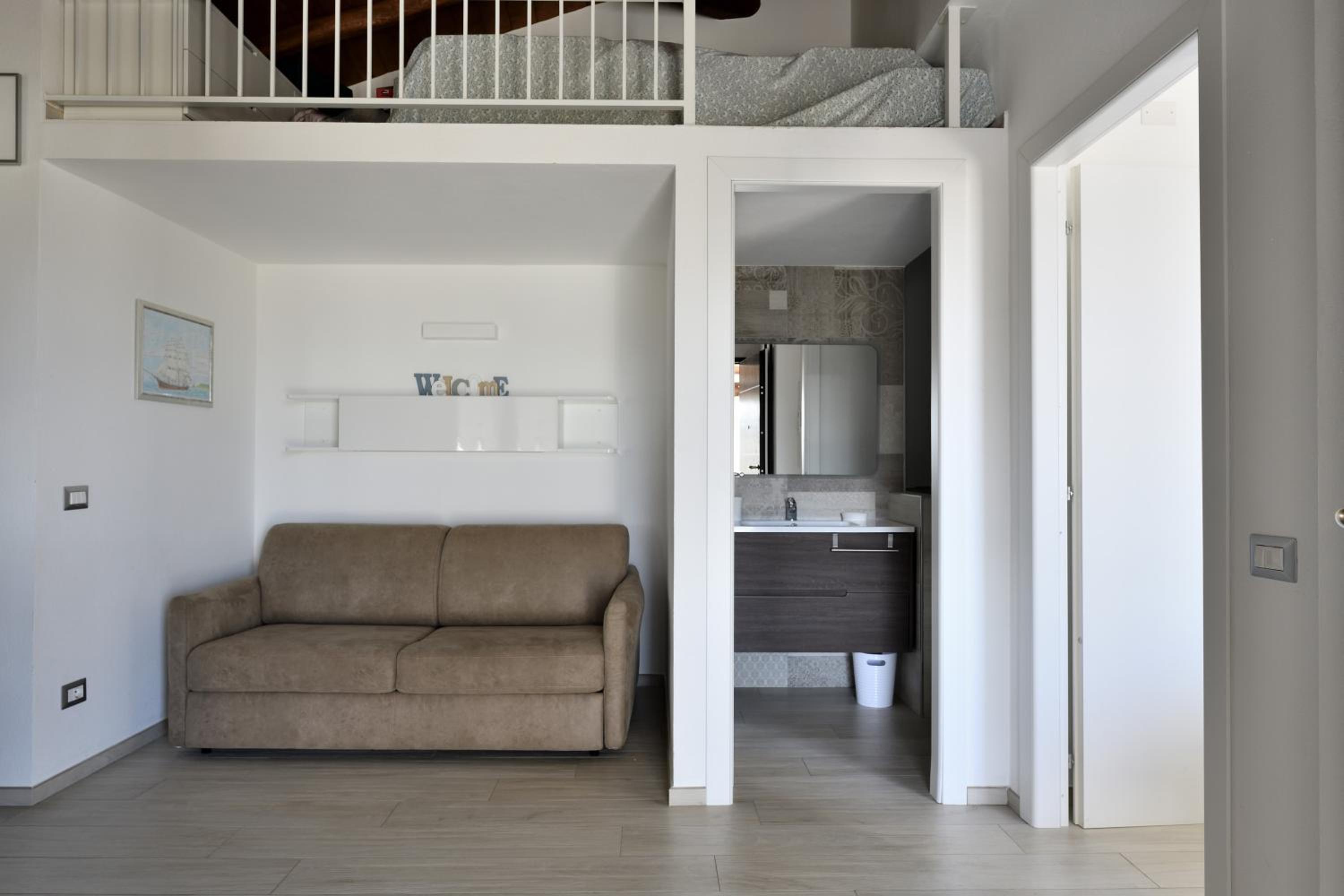 One-Bedroom House photo 1