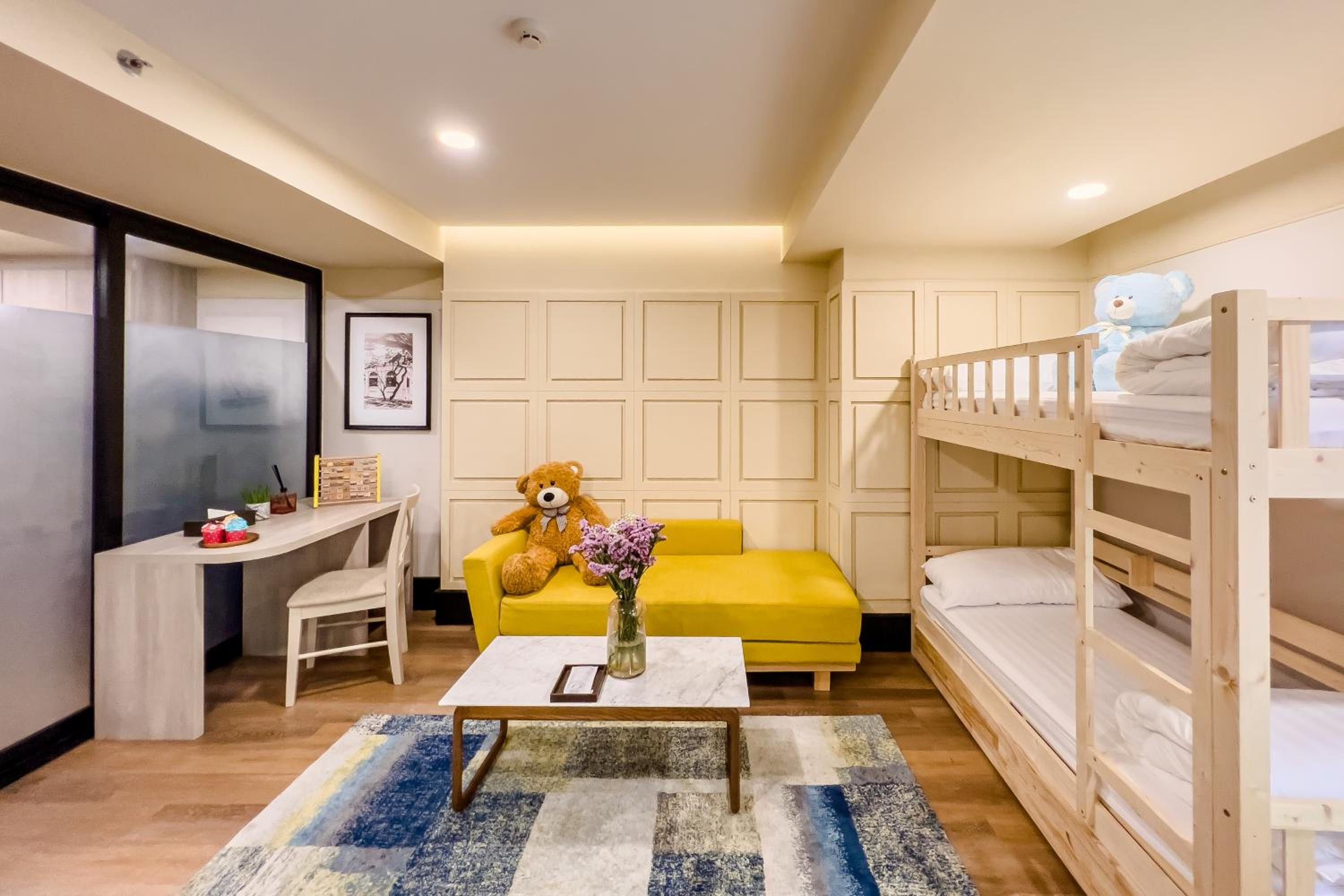 One-Bedroom Premier photo 3