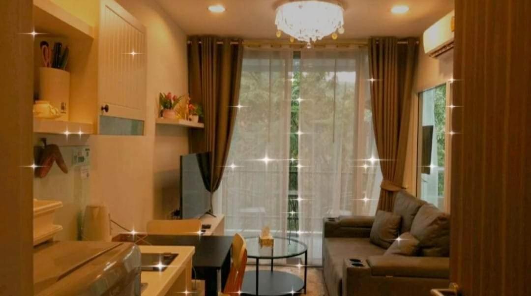 One-Bedroom Apartment - Photo 1