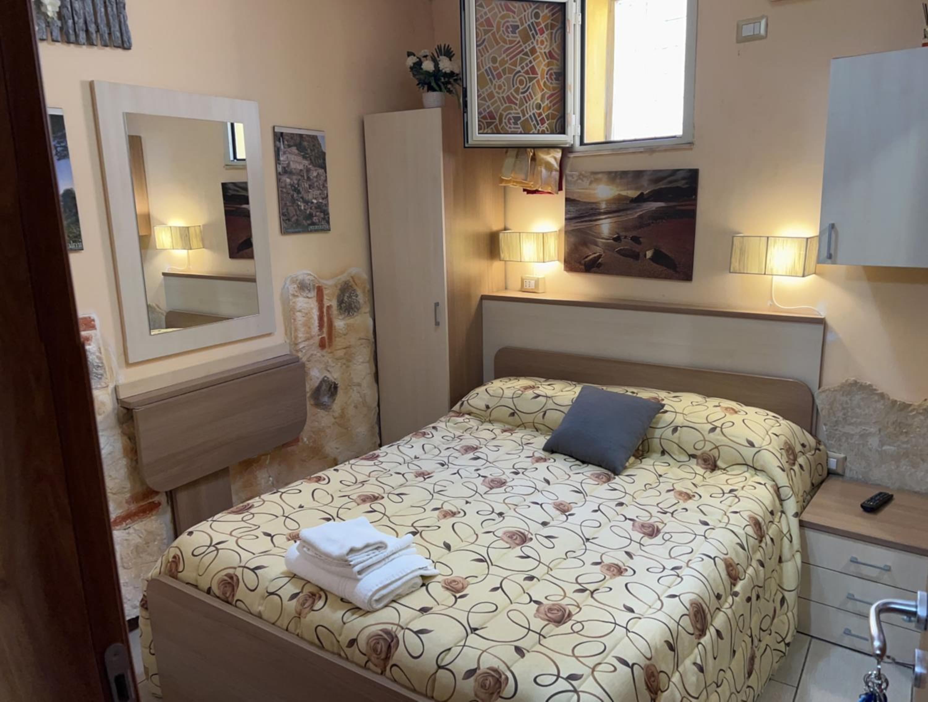 Double Room - Photo 9