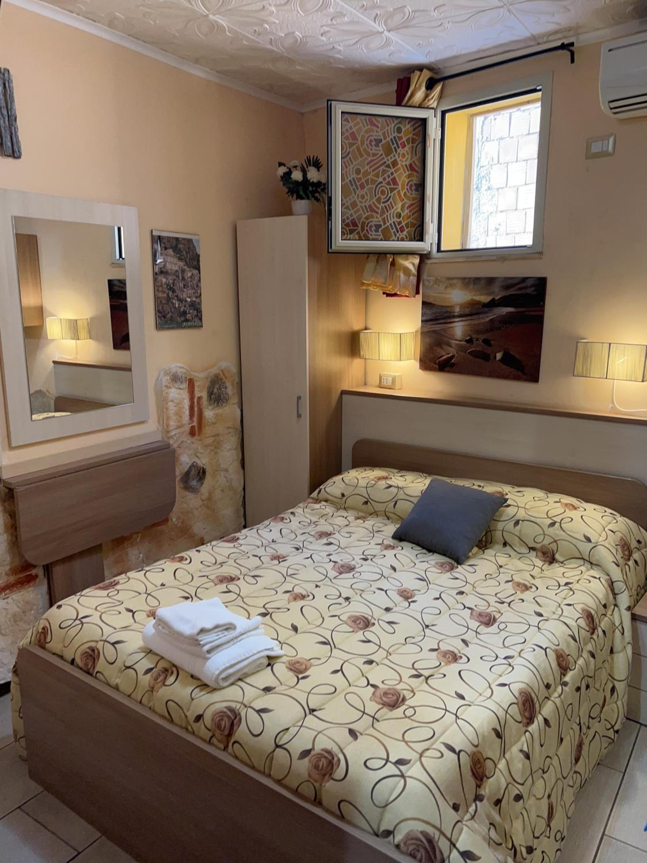 Double Room - Photo 5