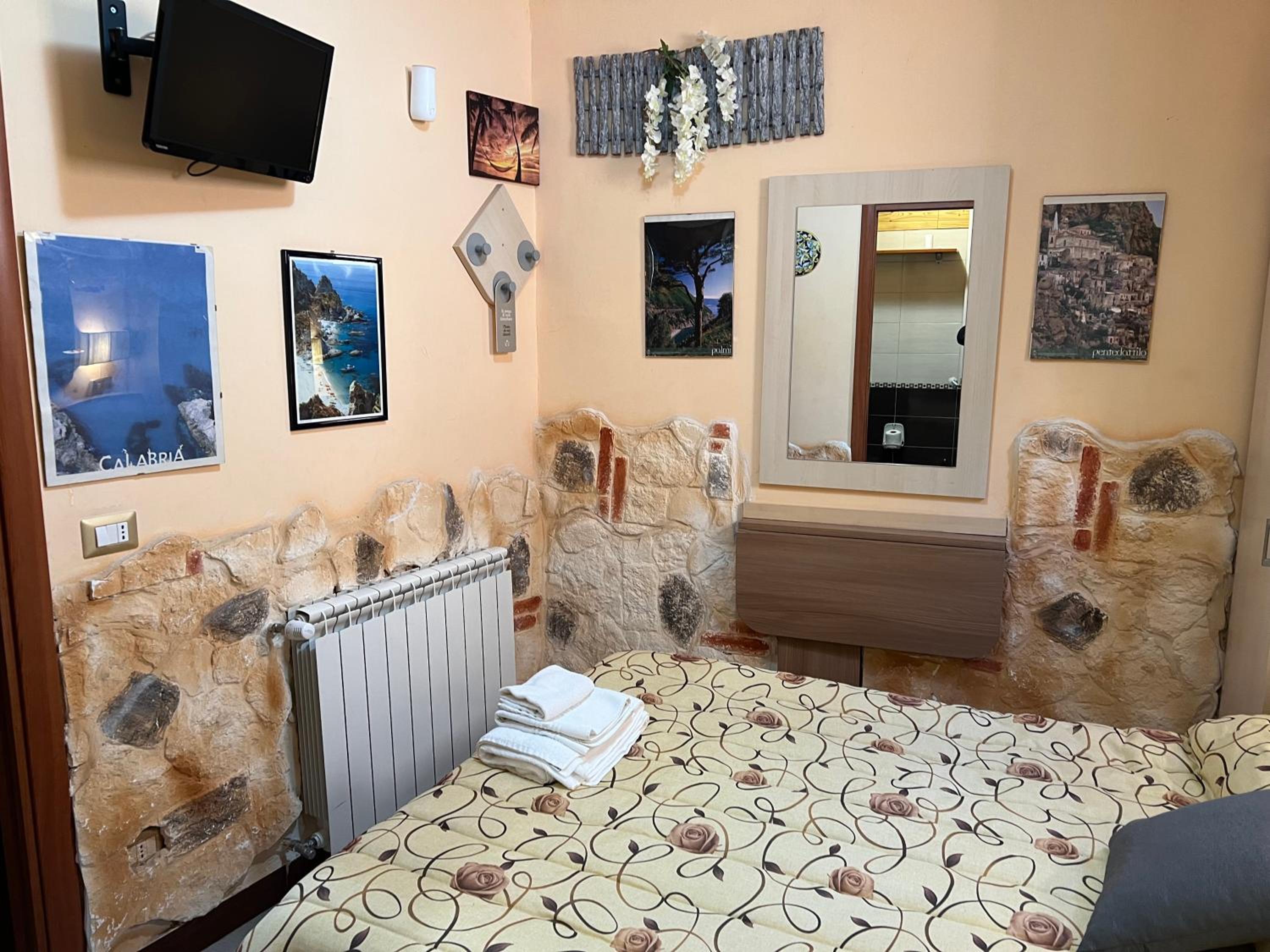 Double Room - Photo 4