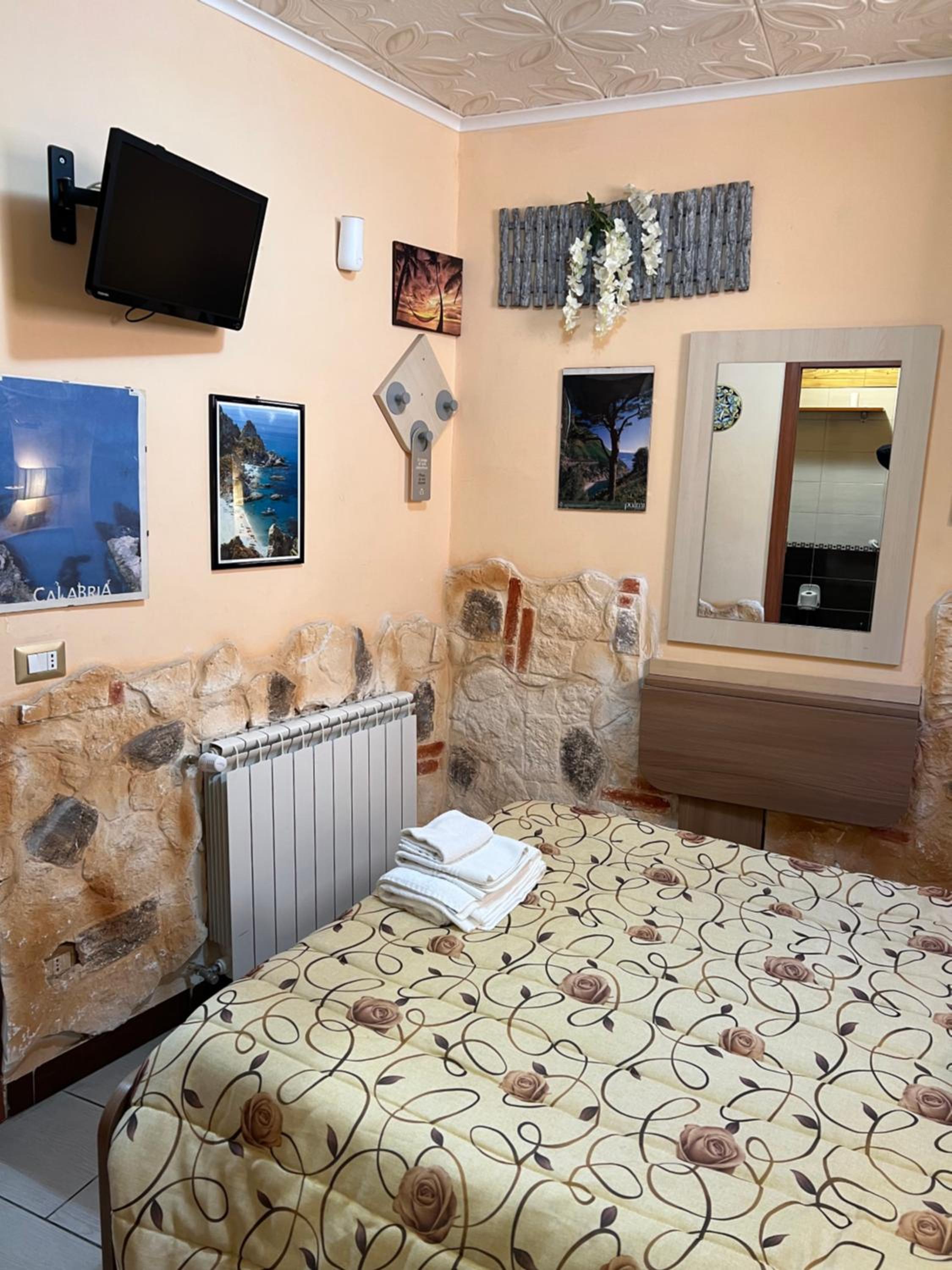 Double Room - Photo 8
