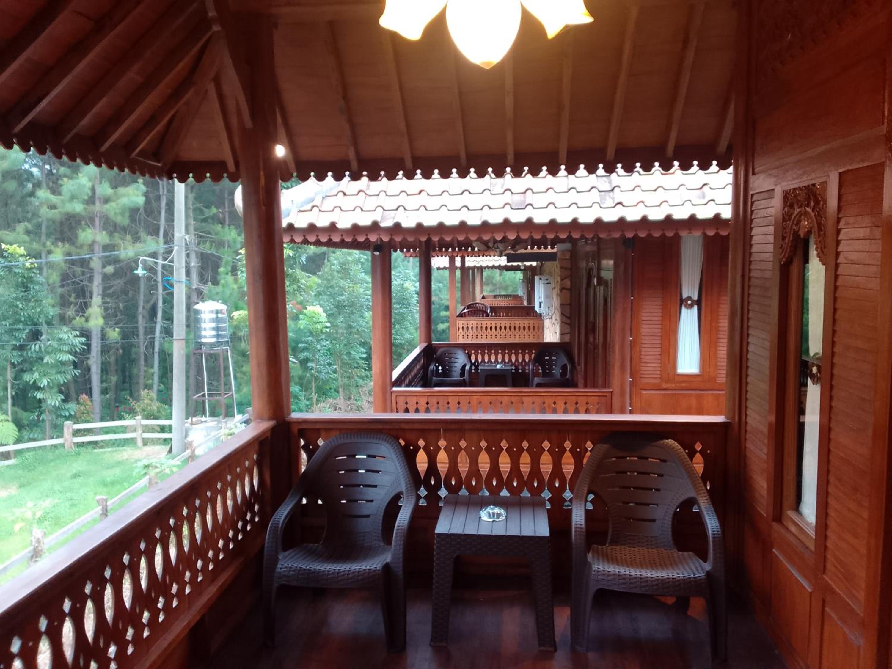 Double Room with Balcony - Photo 5