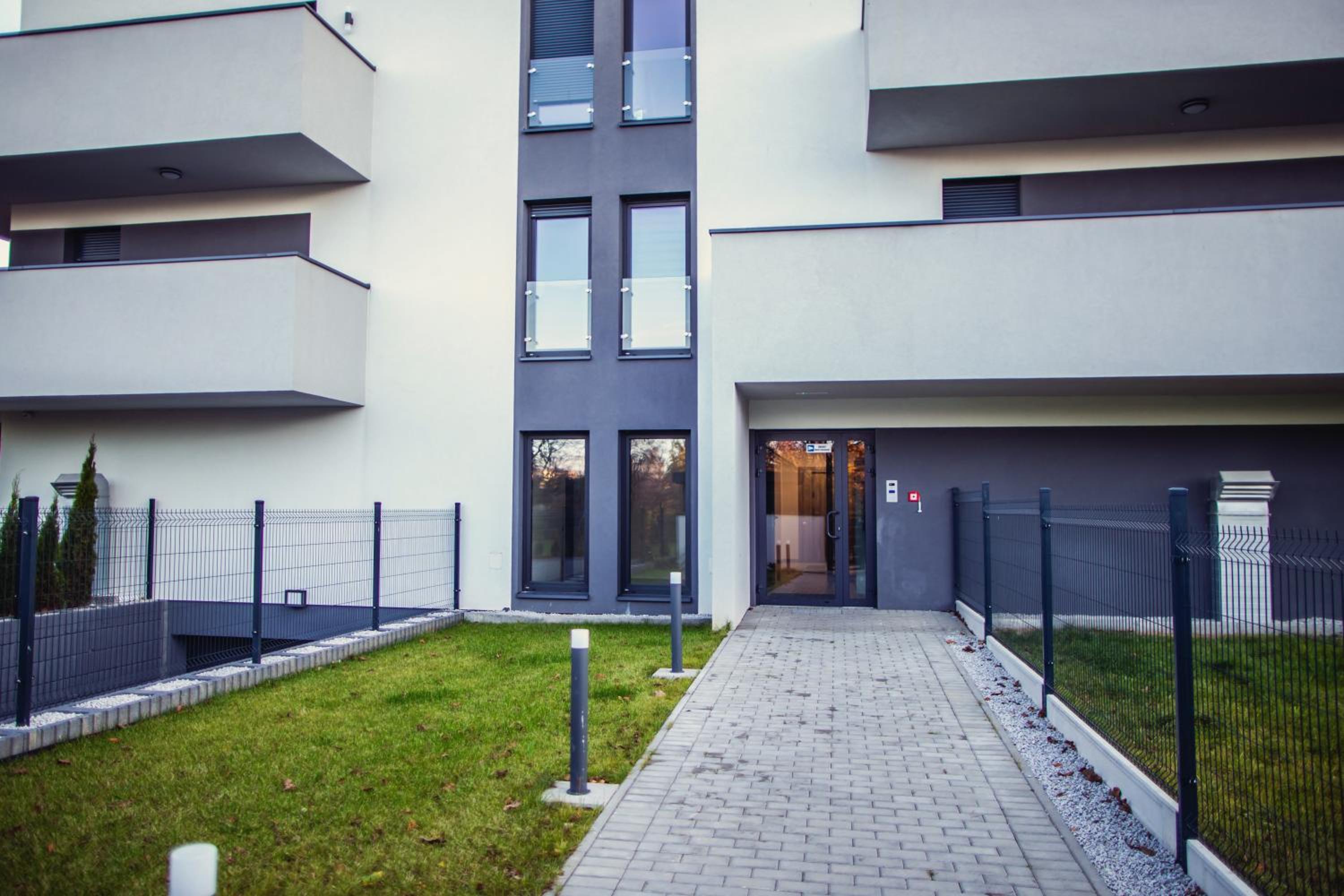 Two-Bedroom Apartment - Photo 26