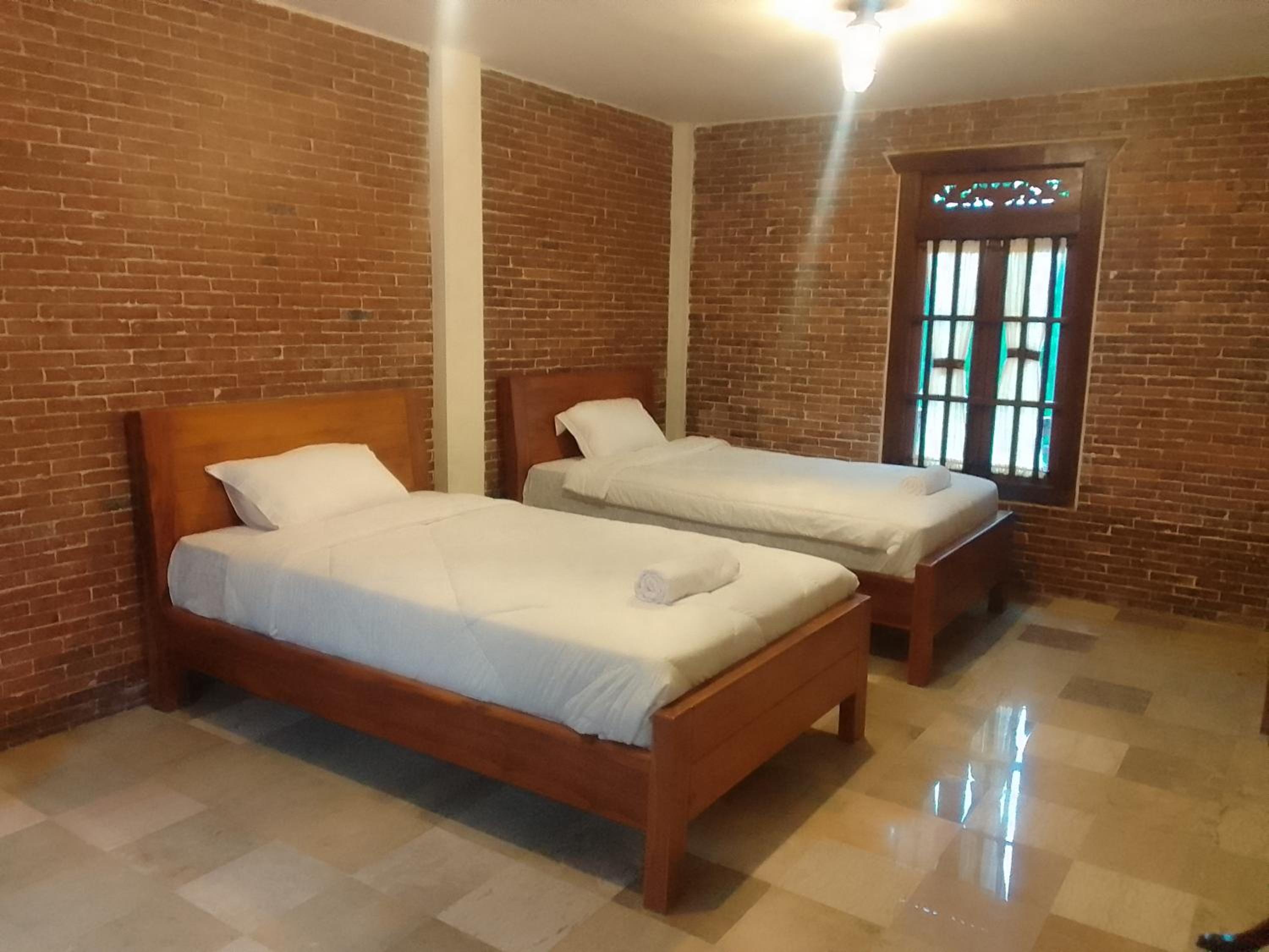Twin Room with Garden View - Photo 4
