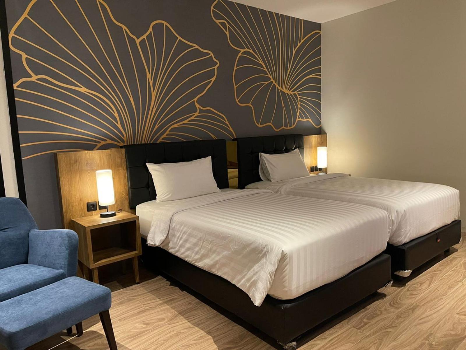 Deluxe Twin Room - Non-Smoking - Photo 10