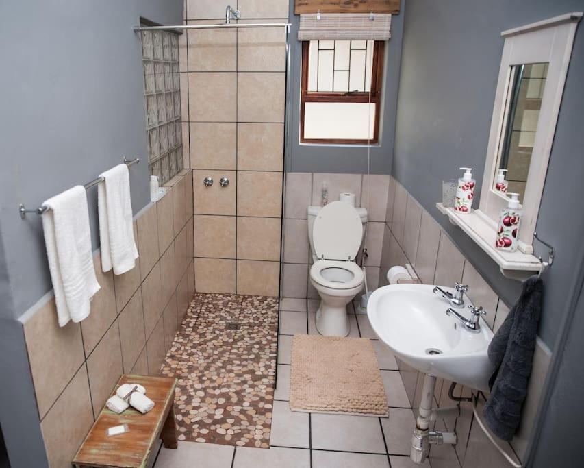 Double Room with Private Bathroom photo 2