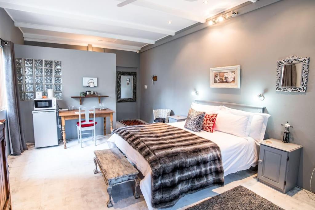 Double Room with Private Bathroom photo 1