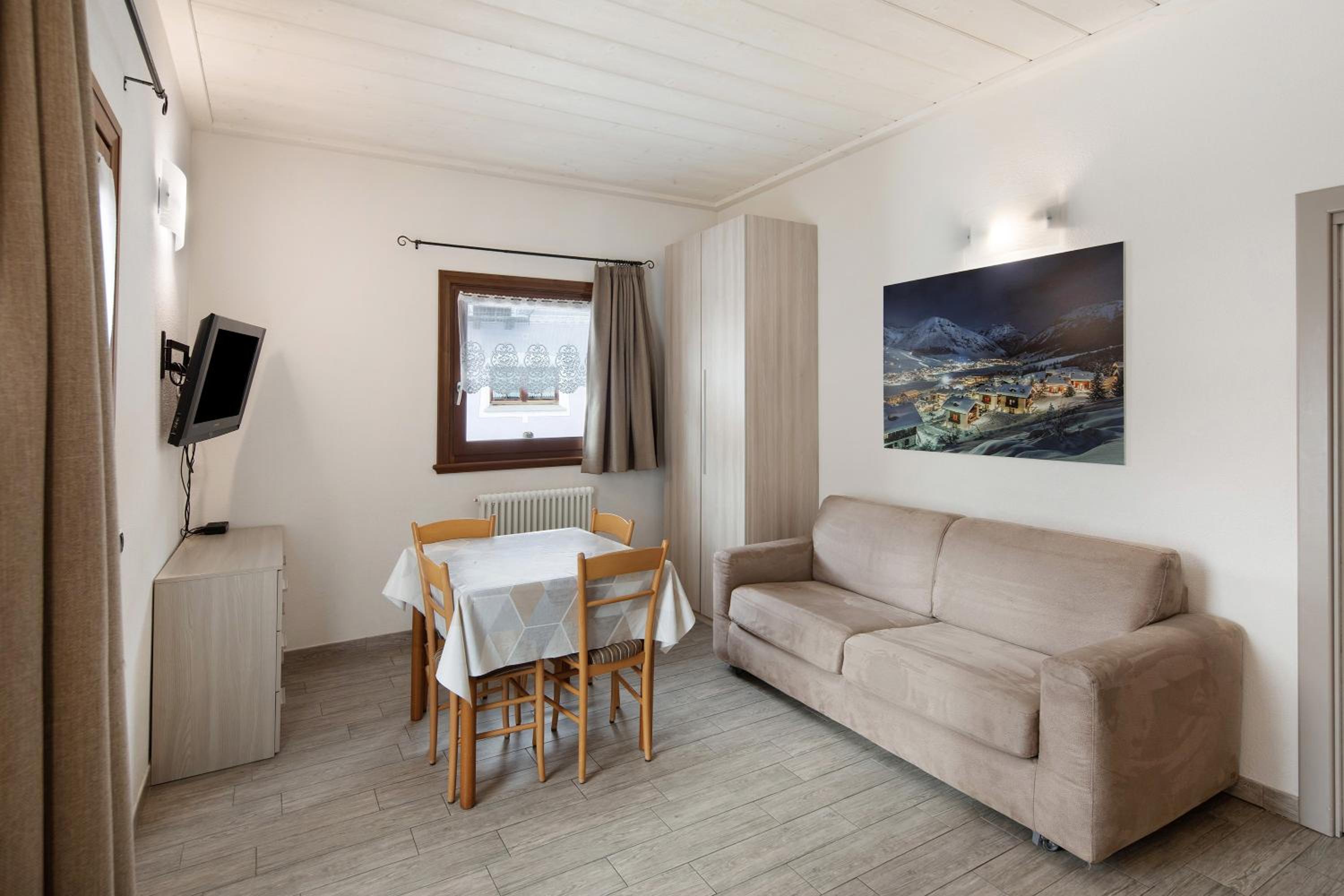 Superior Apartment with City View