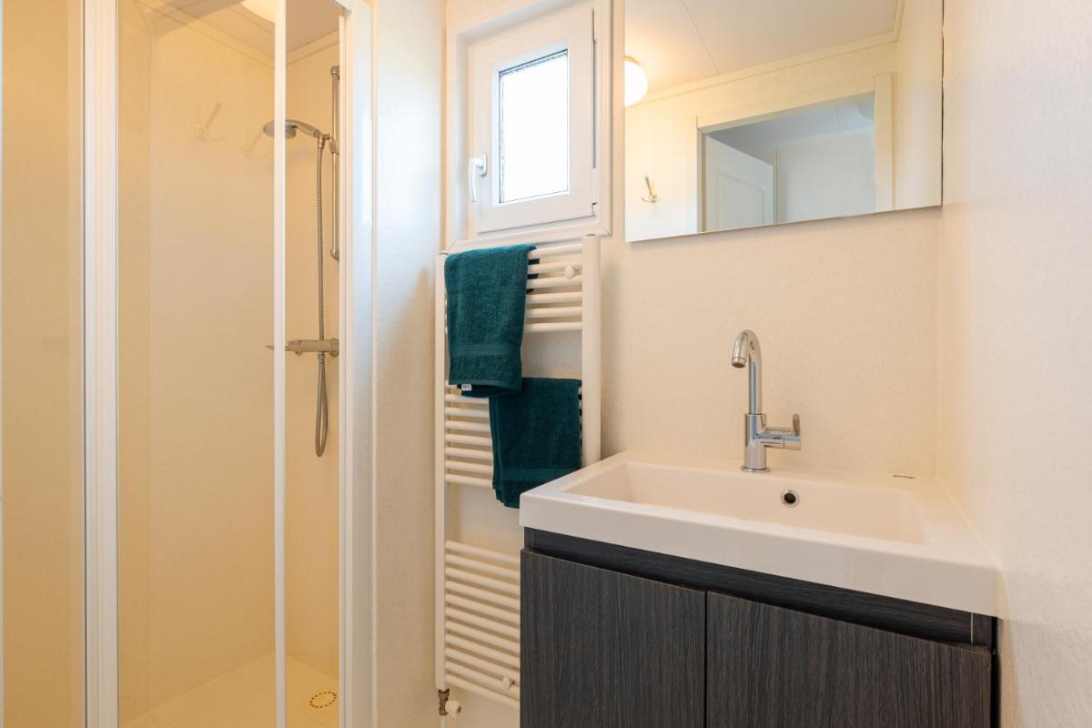 Chalet (6 Adults) photo 2