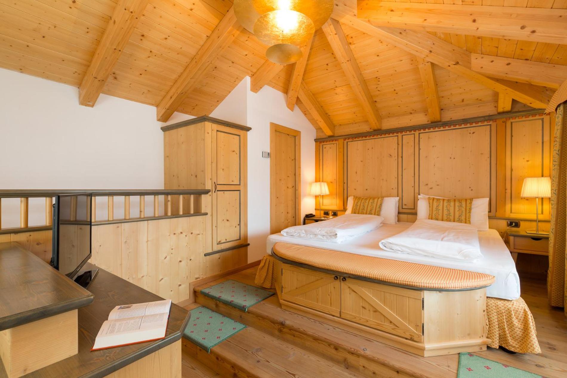 Superior Suite - Photo 5