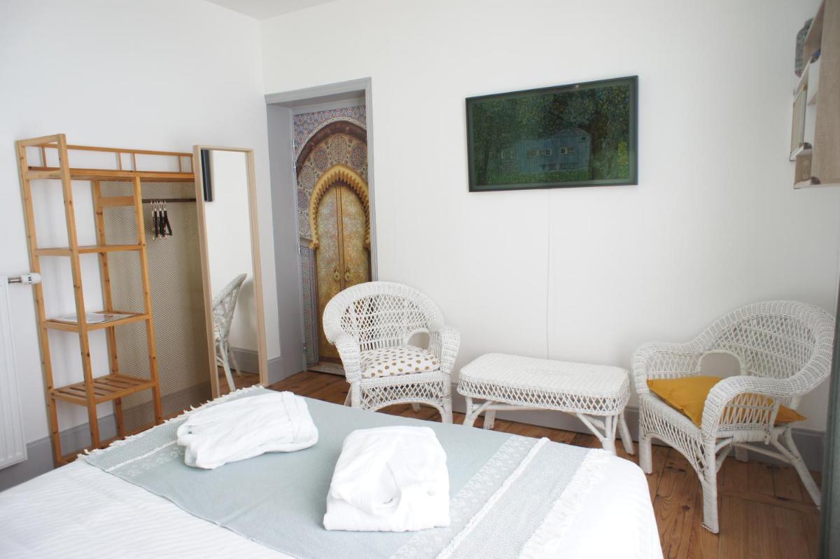 Double Room with Spa Bath photo 3