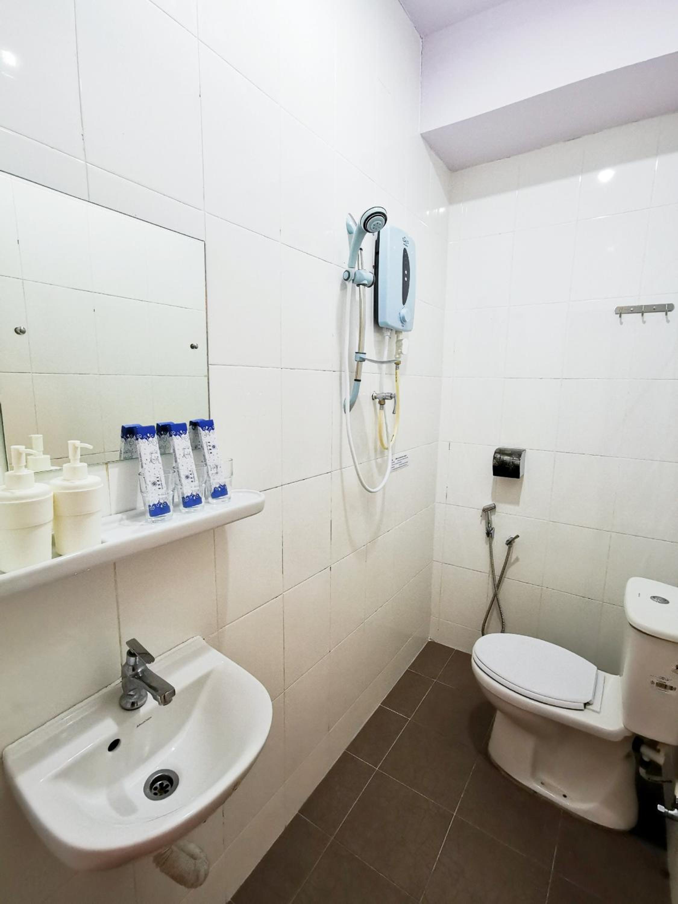 Standard Triple Room - Photo 4