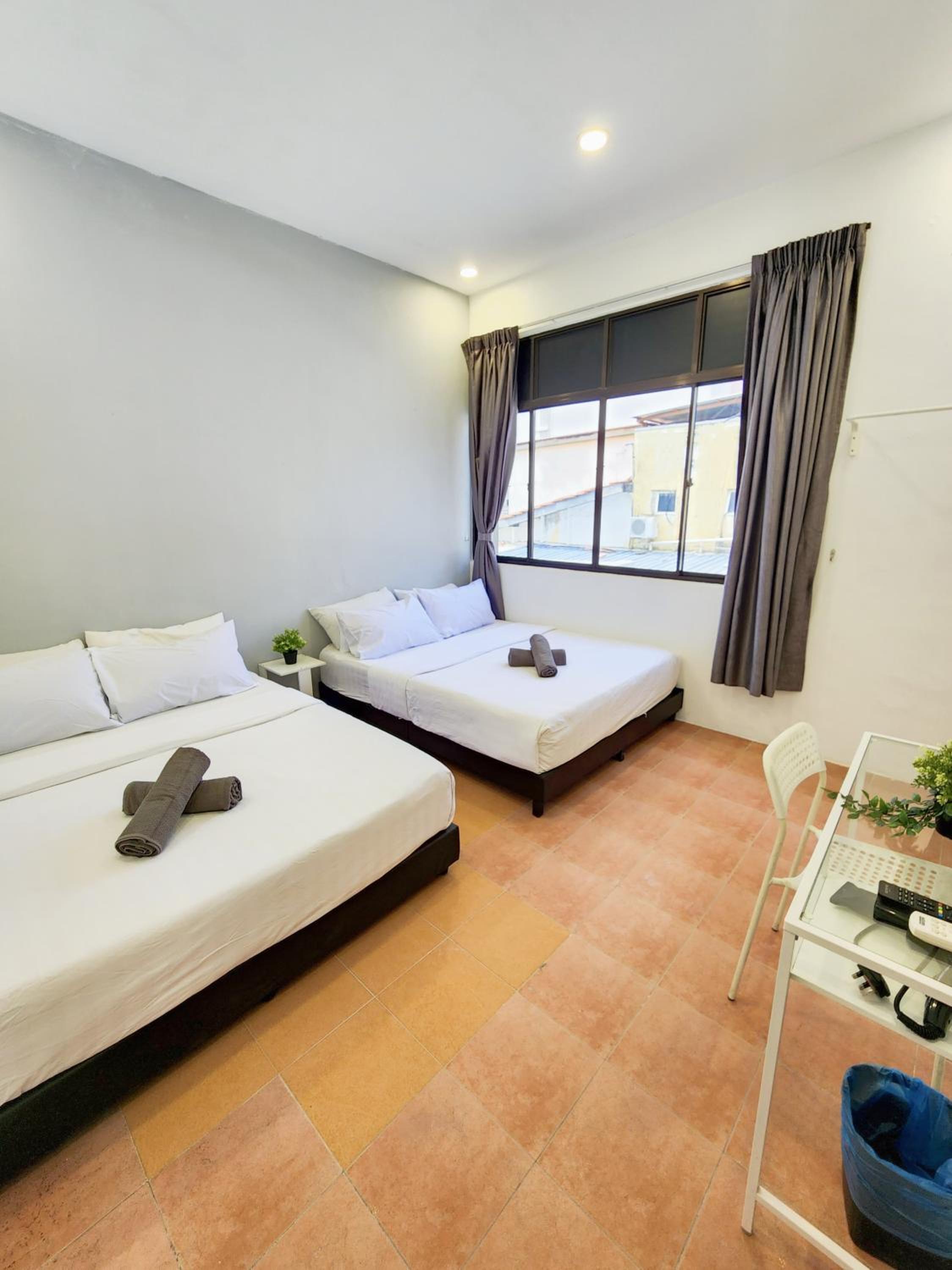 Standard Family Room - Photo 8
