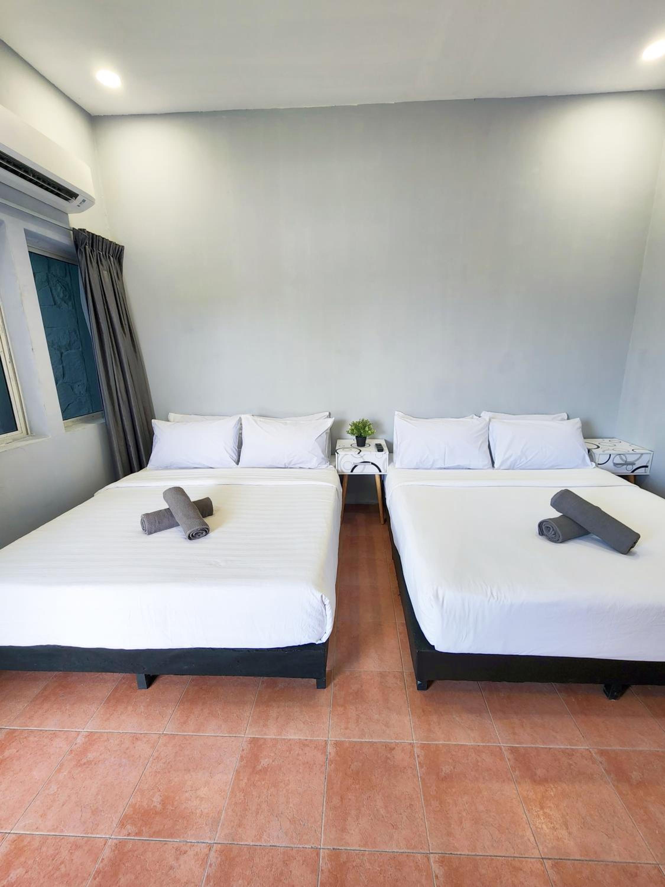 Family Room with Balcony - Photo 7