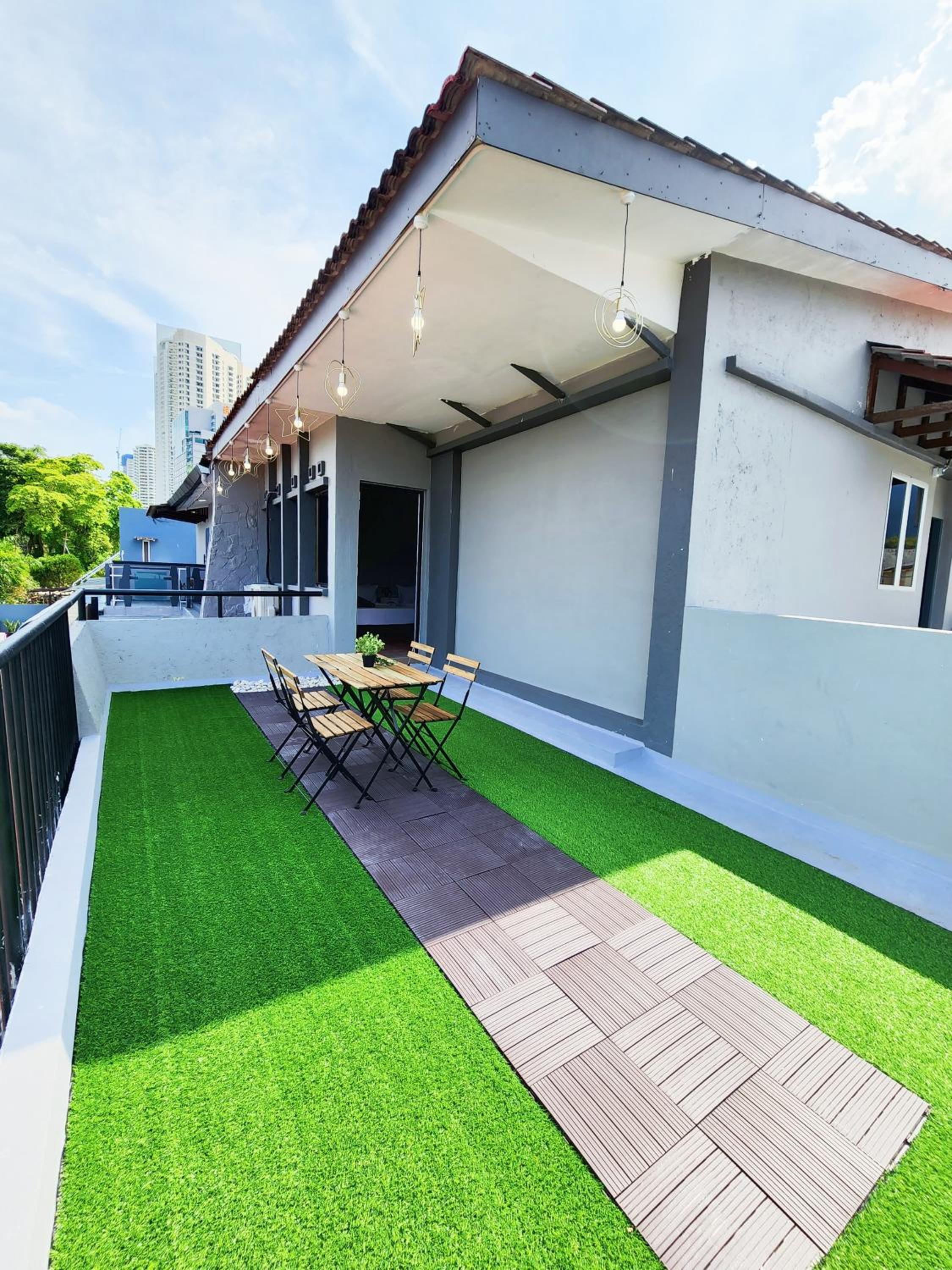 Family Room with Balcony - Photo 3
