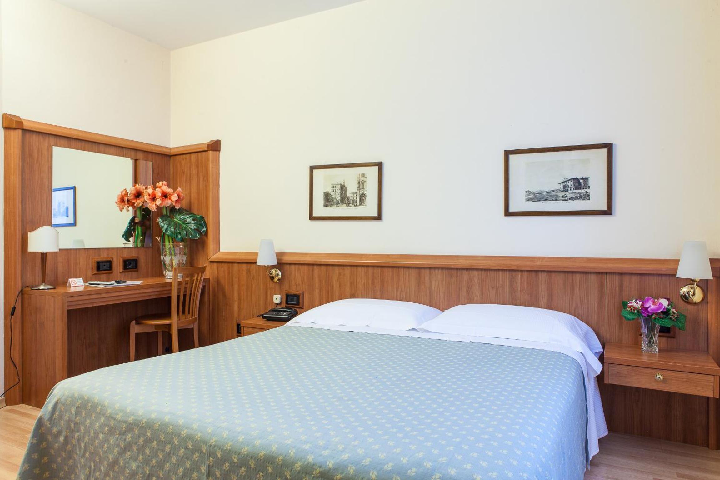 Double Room - Photo 6