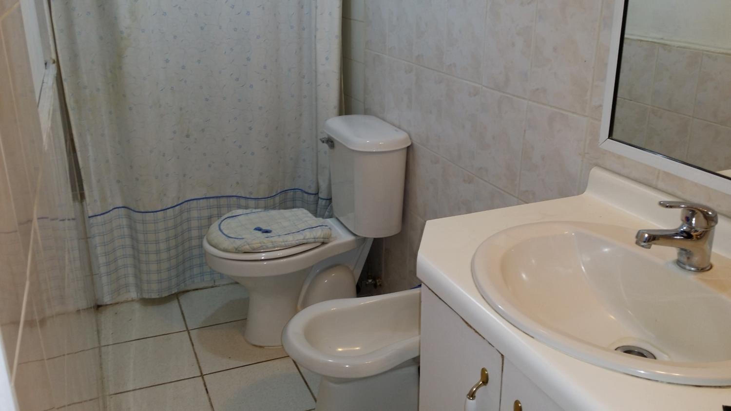 Twin Room with Shared Bathroom photo 2