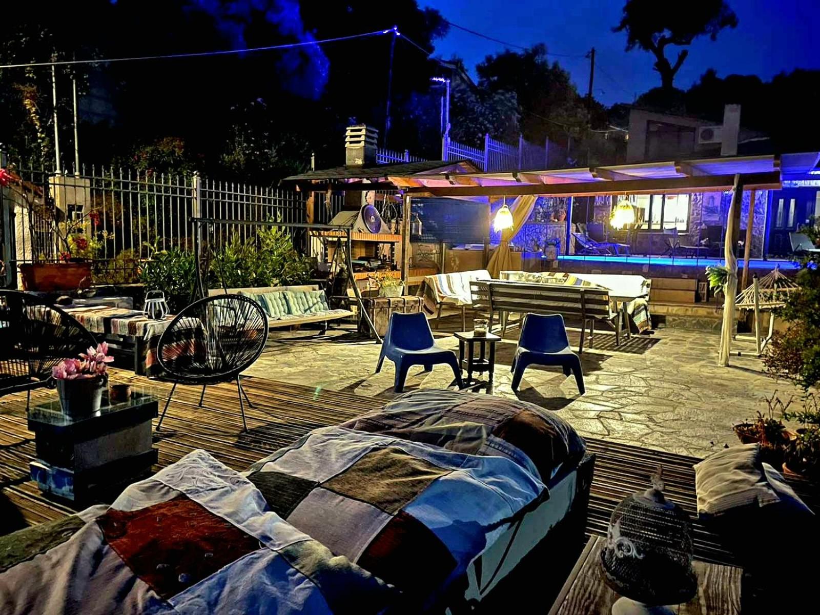 Villa with Private Pool - Photo 25