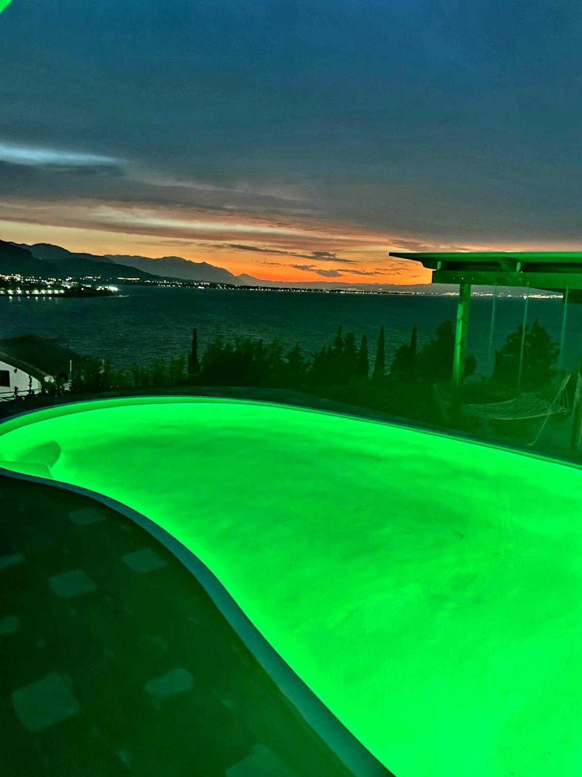 Villa with Private Pool - Photo 27