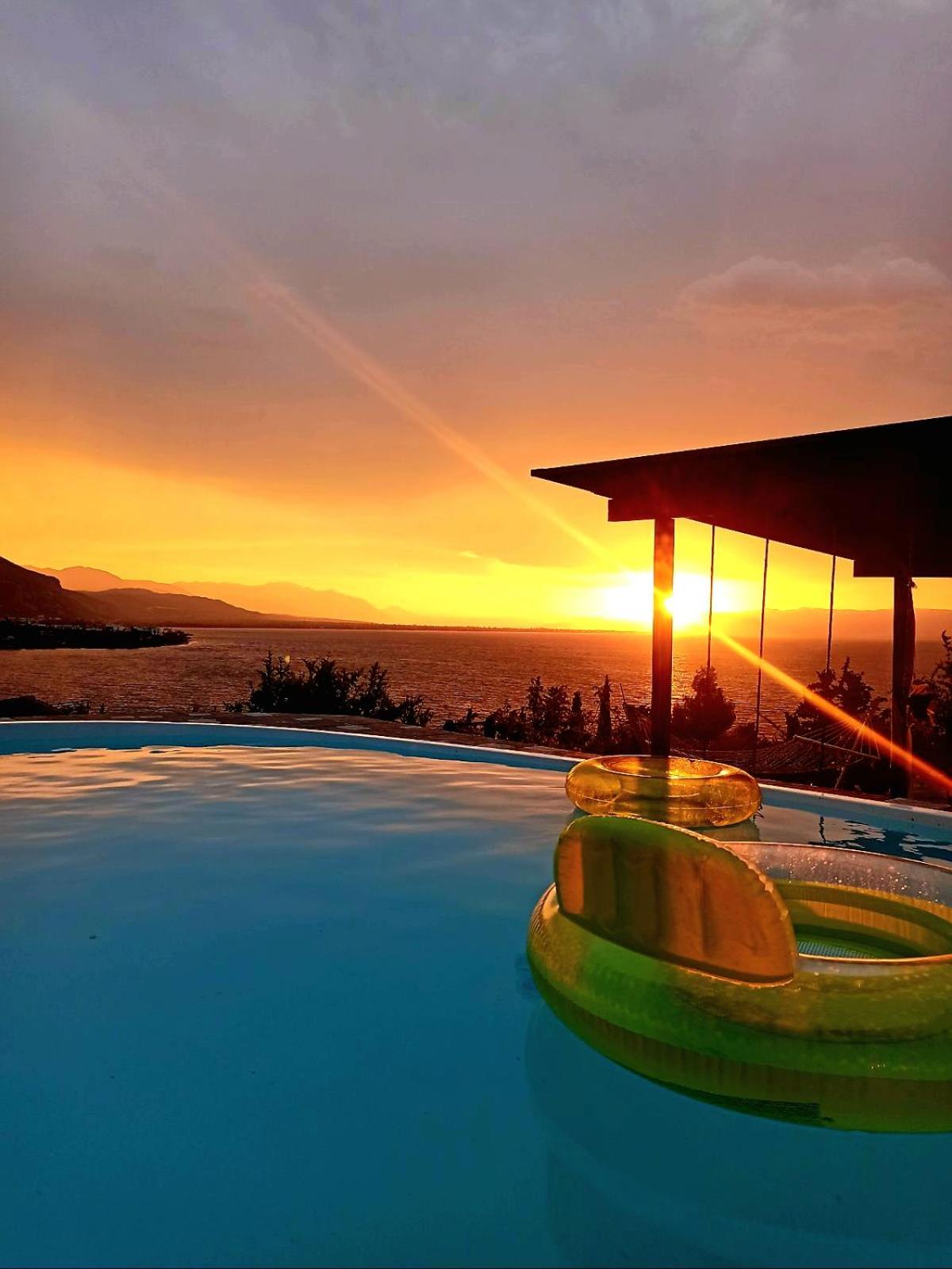 Villa with Private Pool - Photo 31