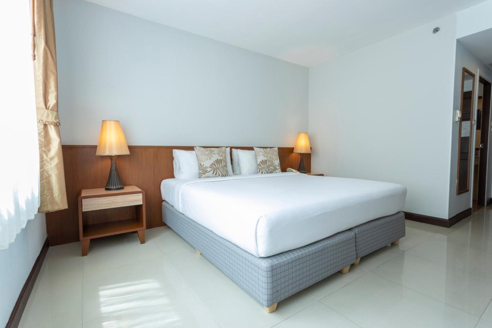 Standard Queen Room