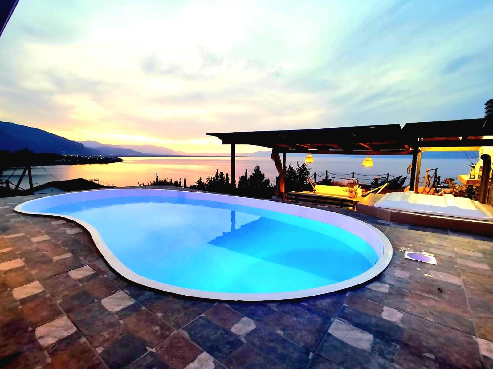 Villa with Private Pool - Photo 42