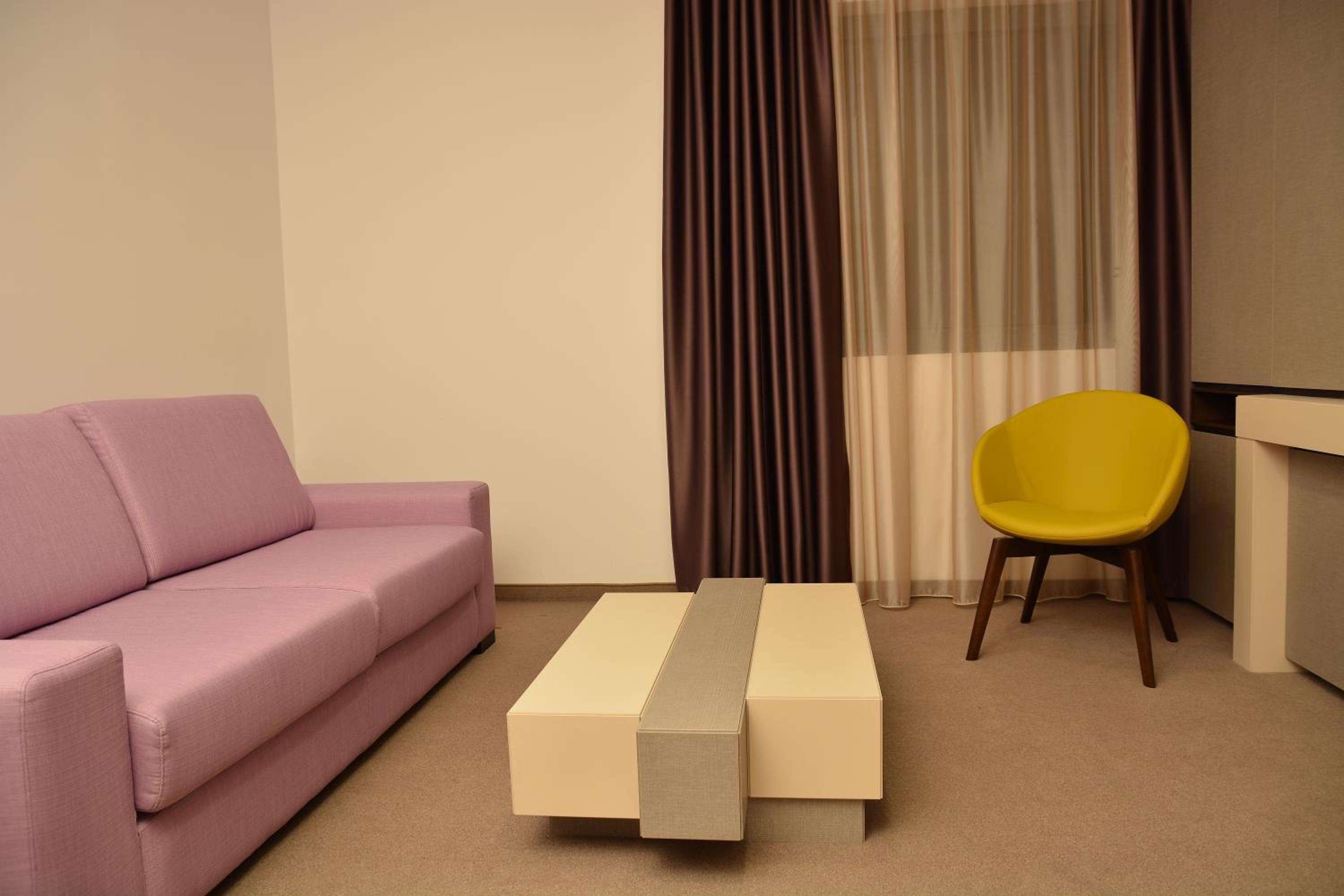 One-Bedroom Suite photo 1