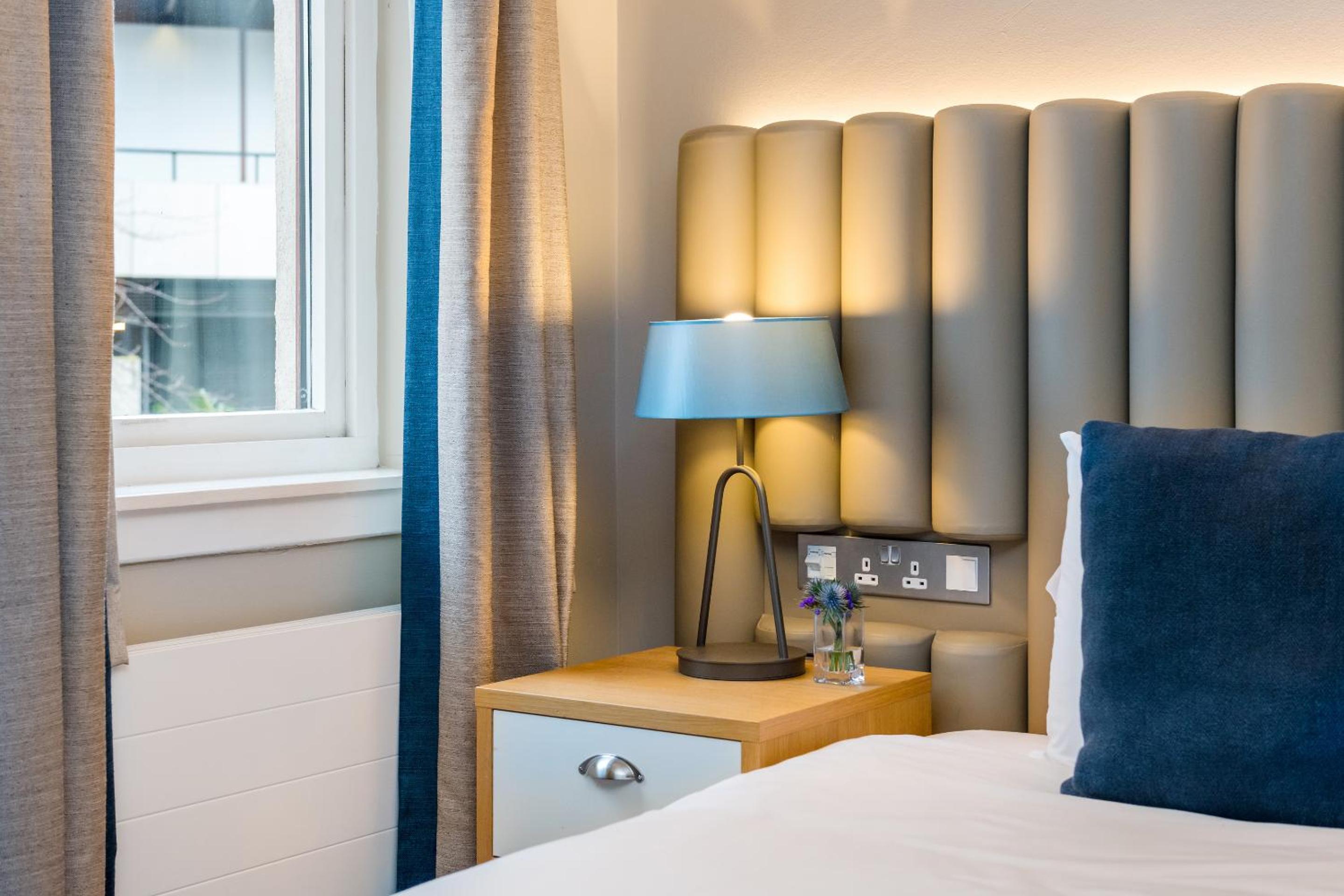 Deluxe Twin Room - Photo 8
