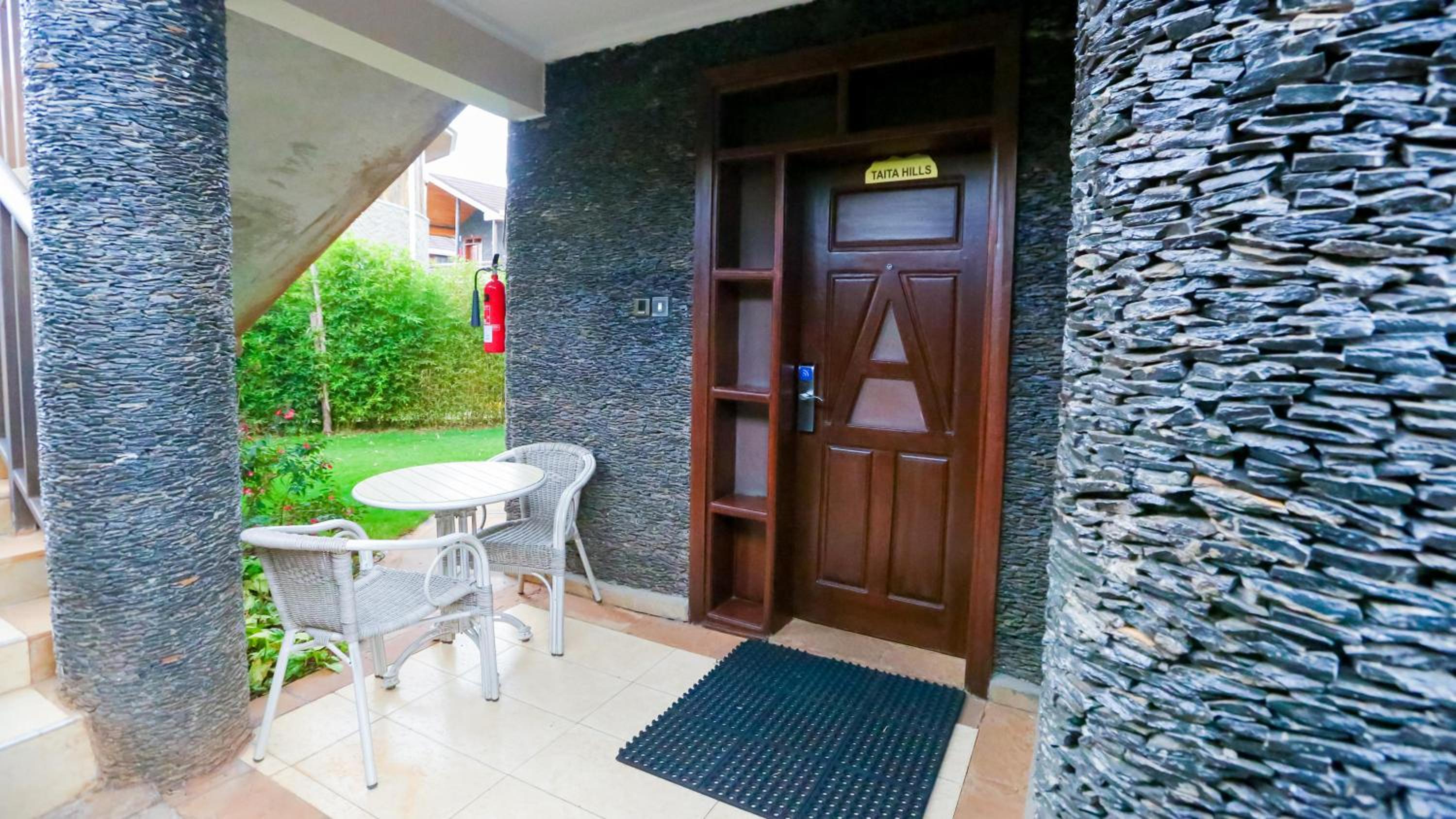 Standard Double Room - Photo 19