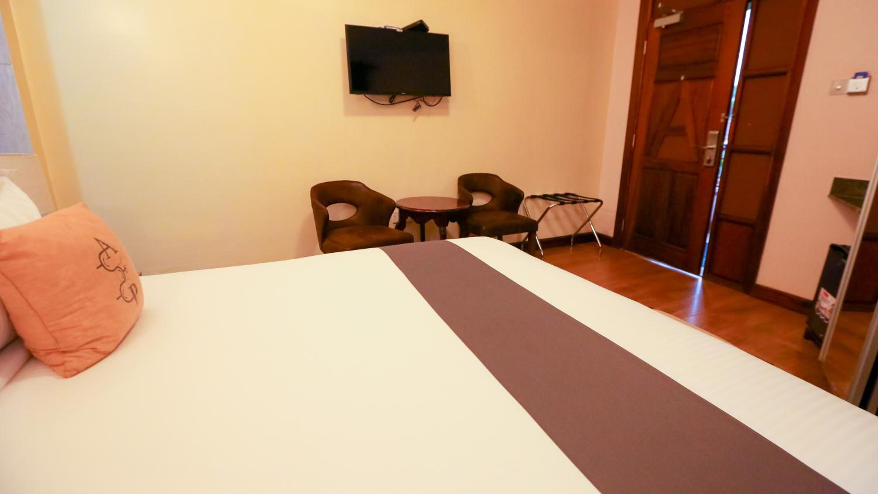 Standard Double Room - Photo 6
