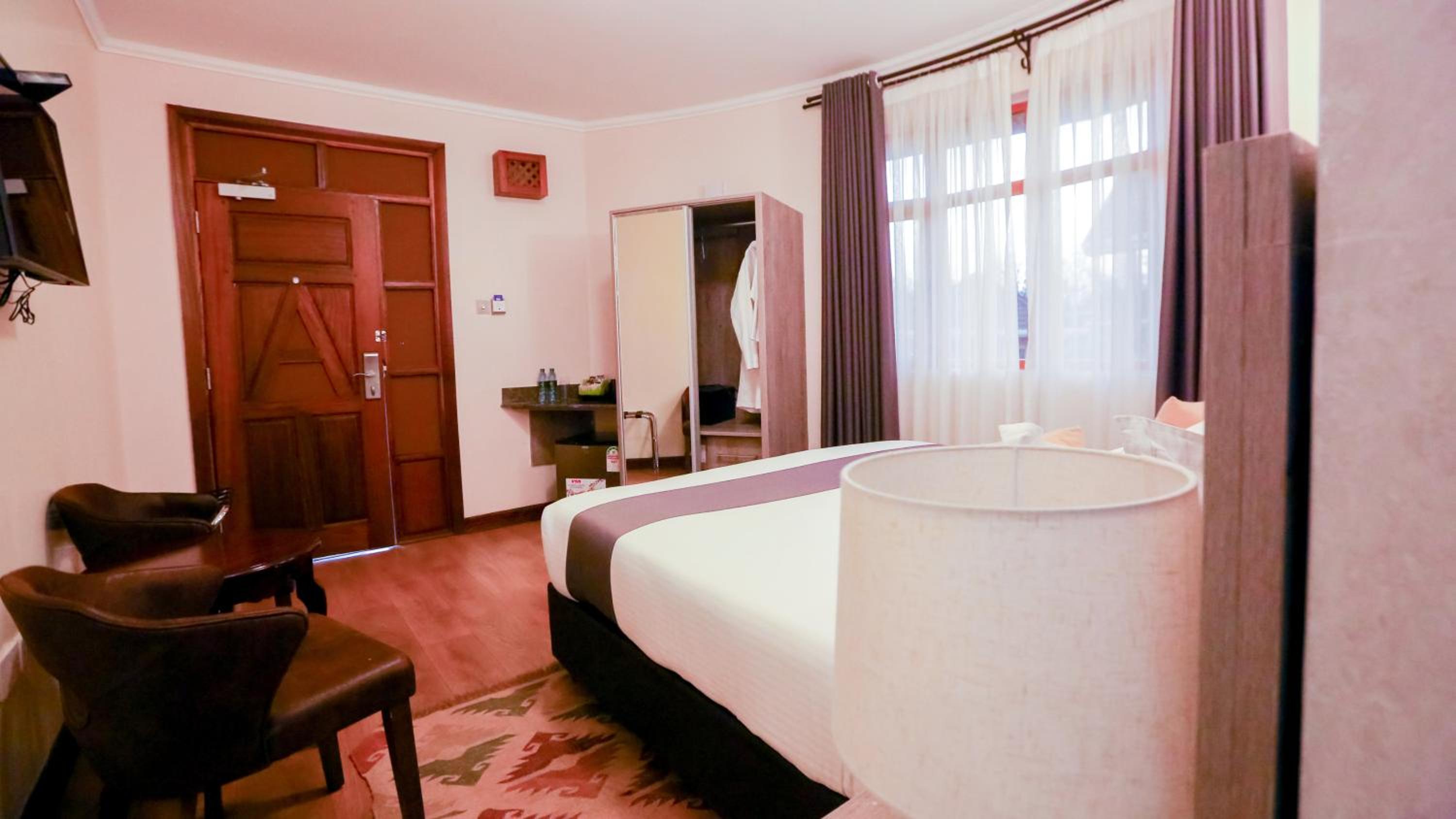Standard Double Room - Photo 17