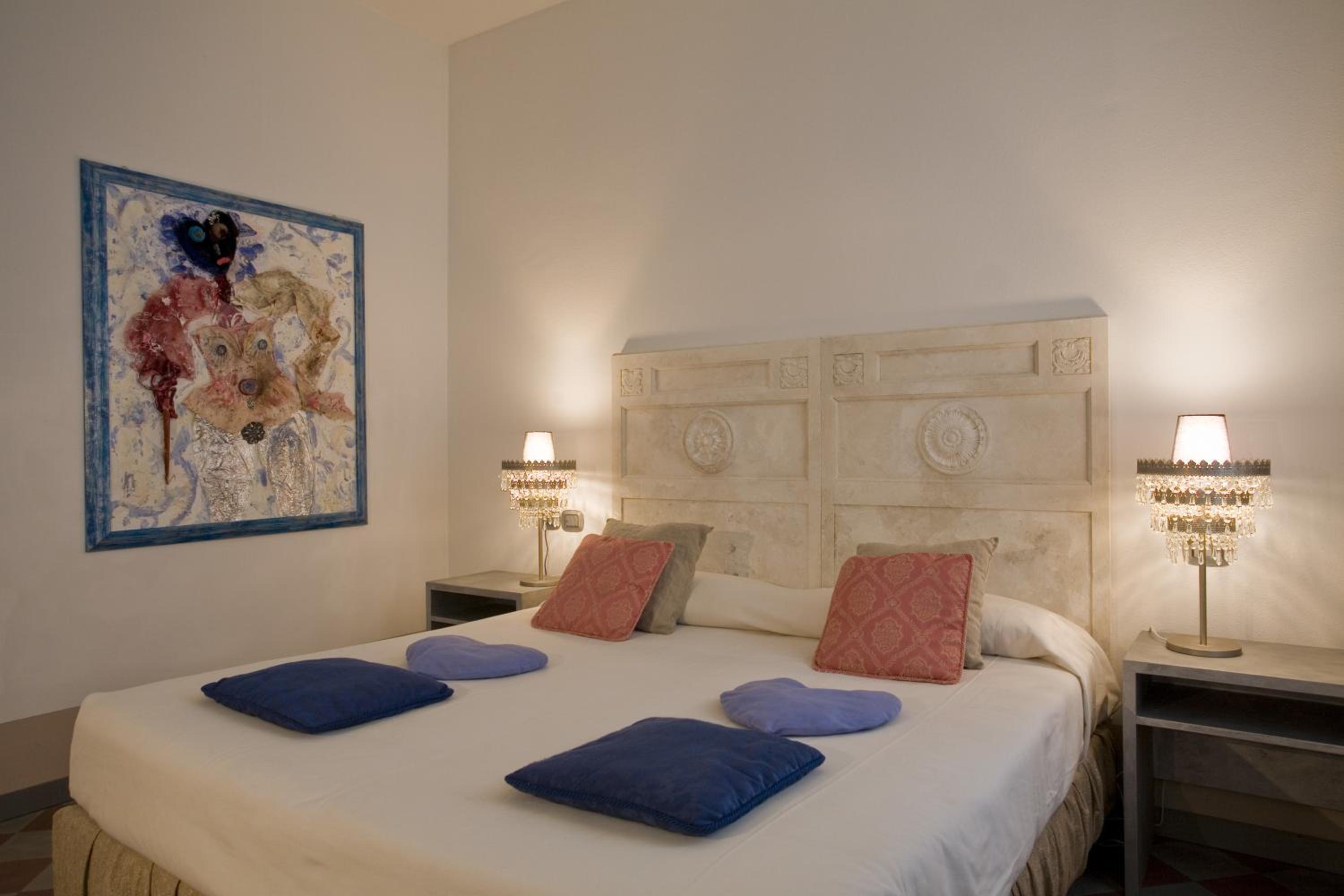 Double Room - Photo 8
