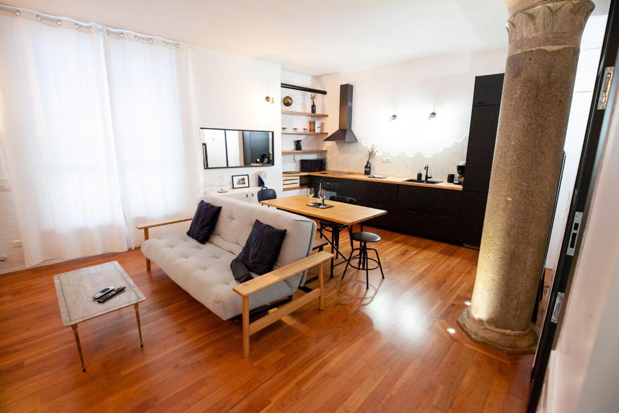 One-Bedroom Apartment