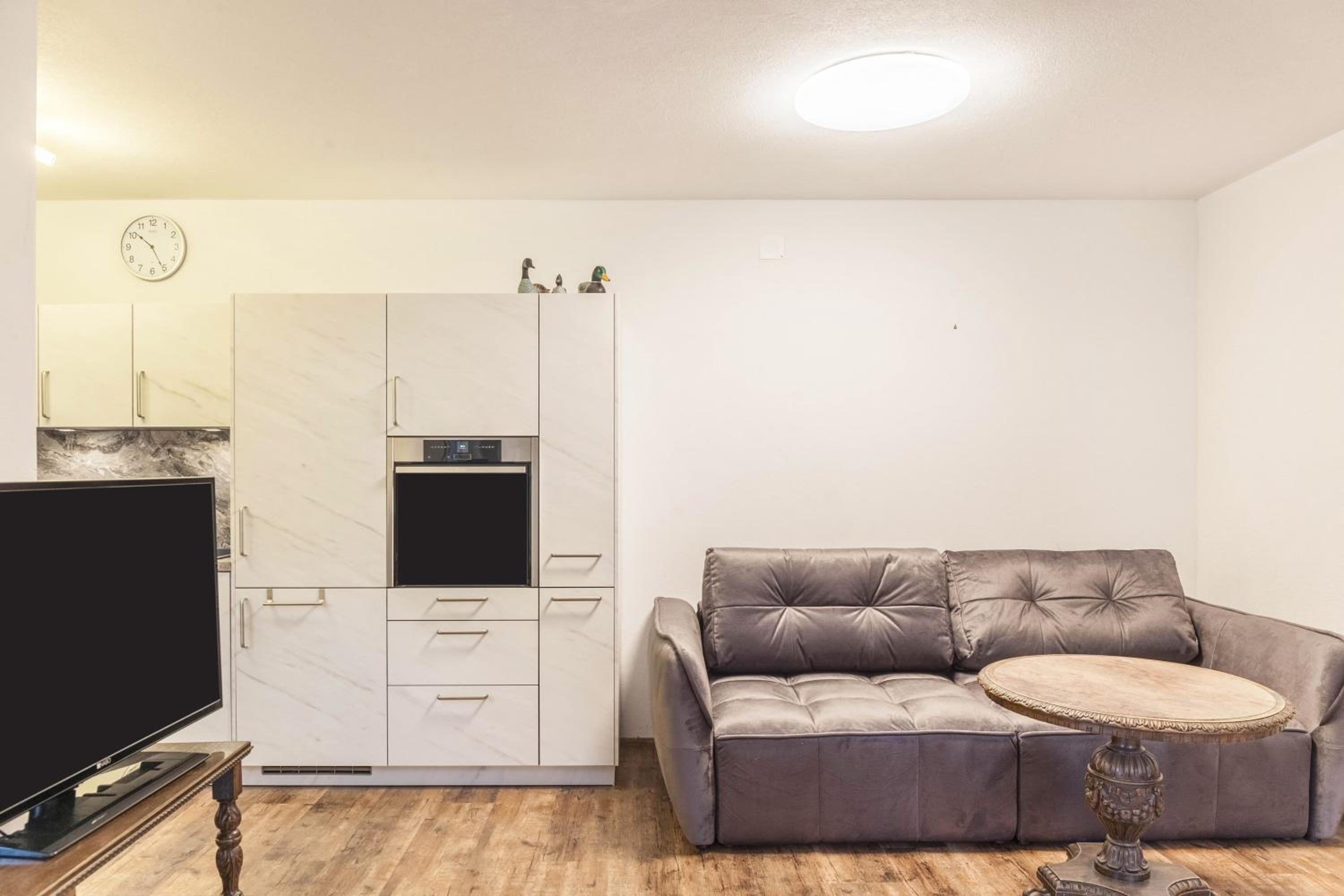 One-Bedroom Apartment with Garden View photo 2