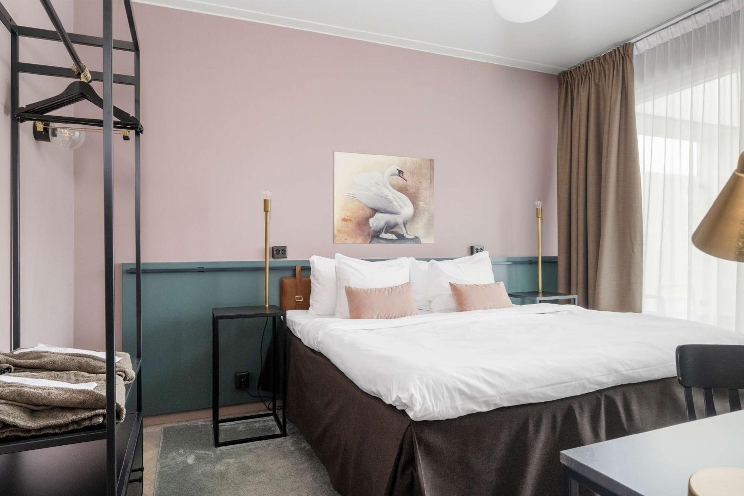 Suite with King Bed and Terrace - Non-Smoking - Photo 1